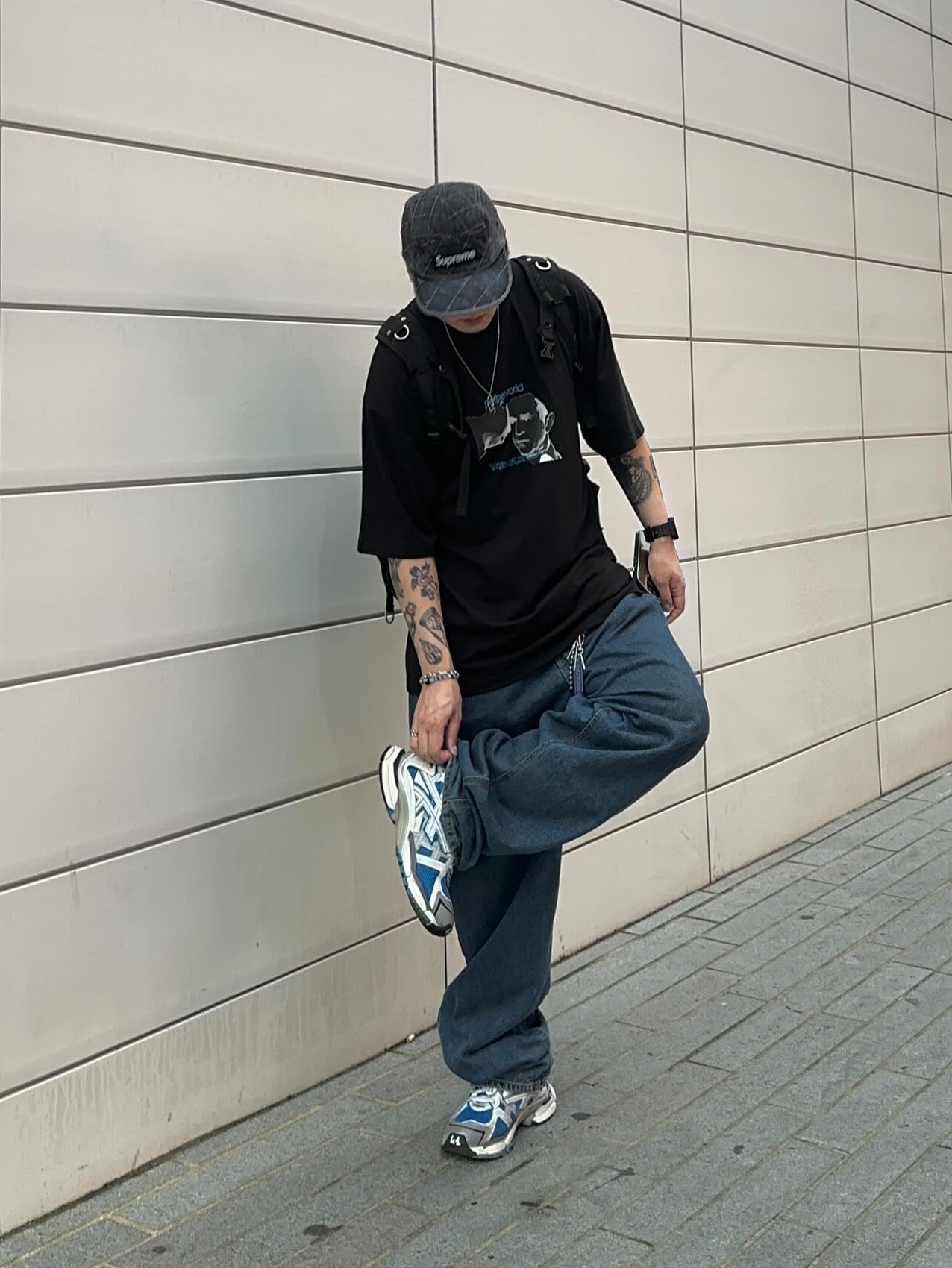 Netherworld Thorny Tee Black 착용 스타일 - 1