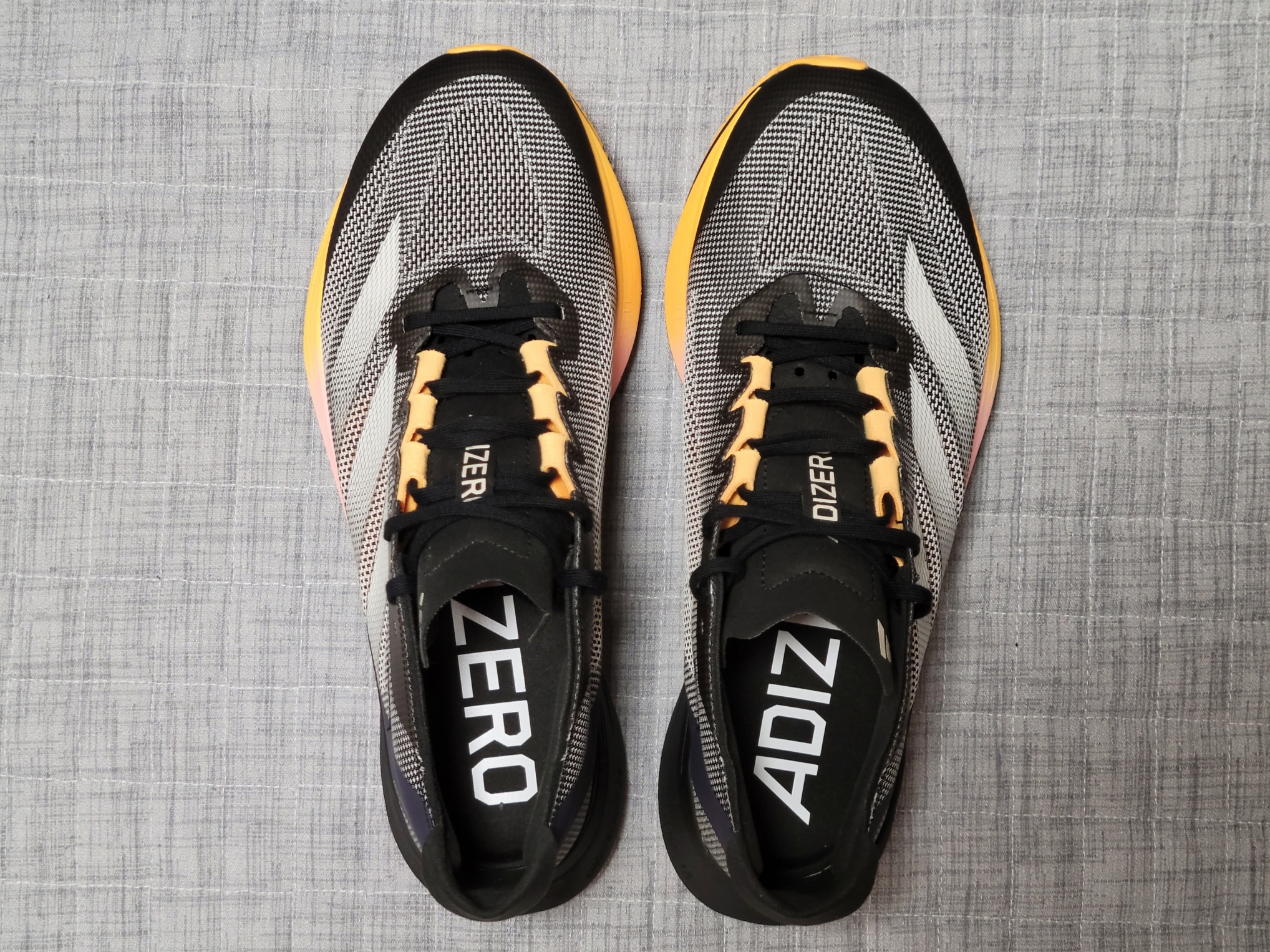 Adidas Adizero Boston 12 Core Black Zero Metalic 착용 스타일 - 4