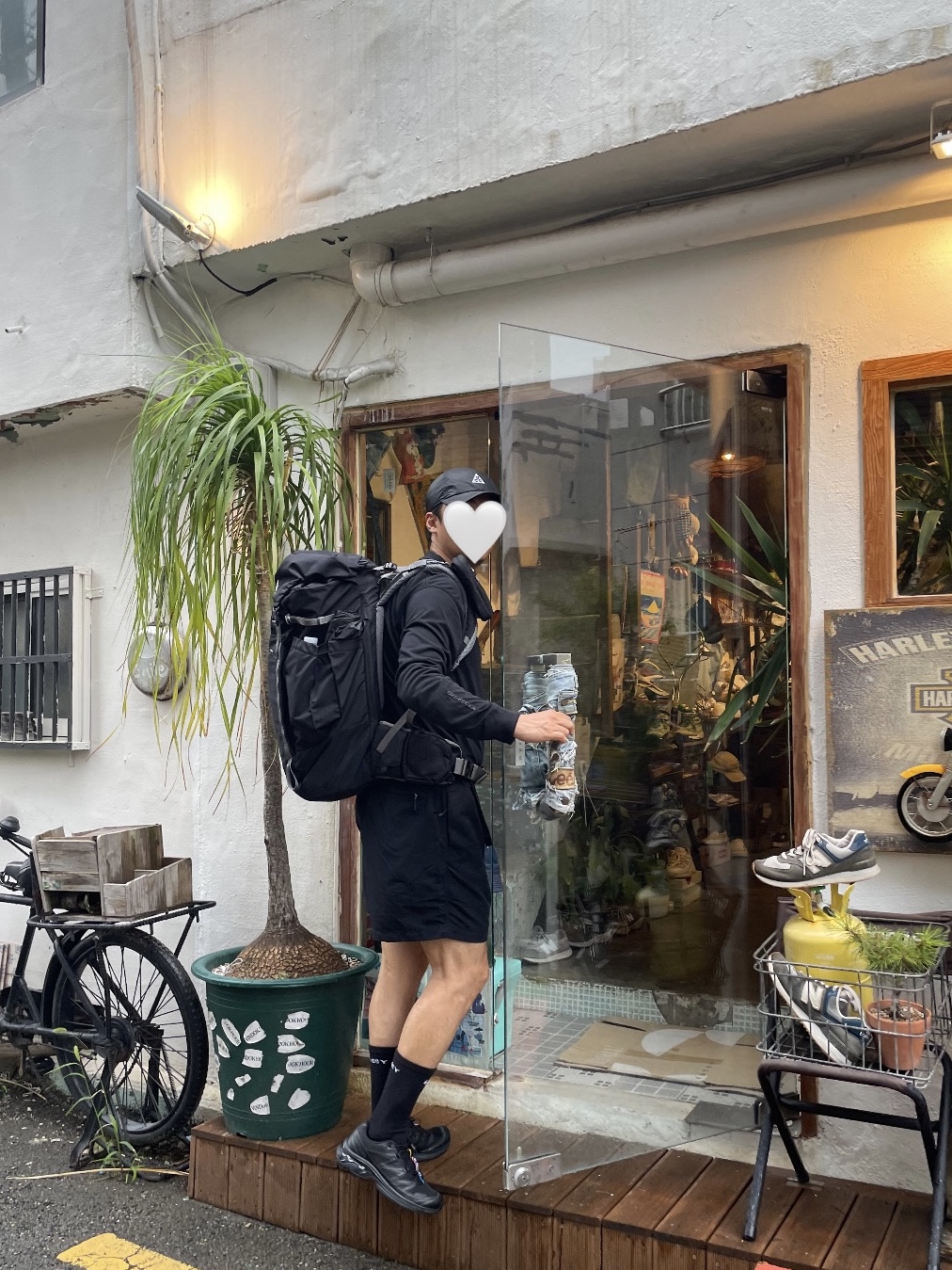 Salomon XT-6 ADV Black, Nike x Stussy Everyday Plus Cushioned Crew Socks Black (3 Pack) 착용 스타일 - 2