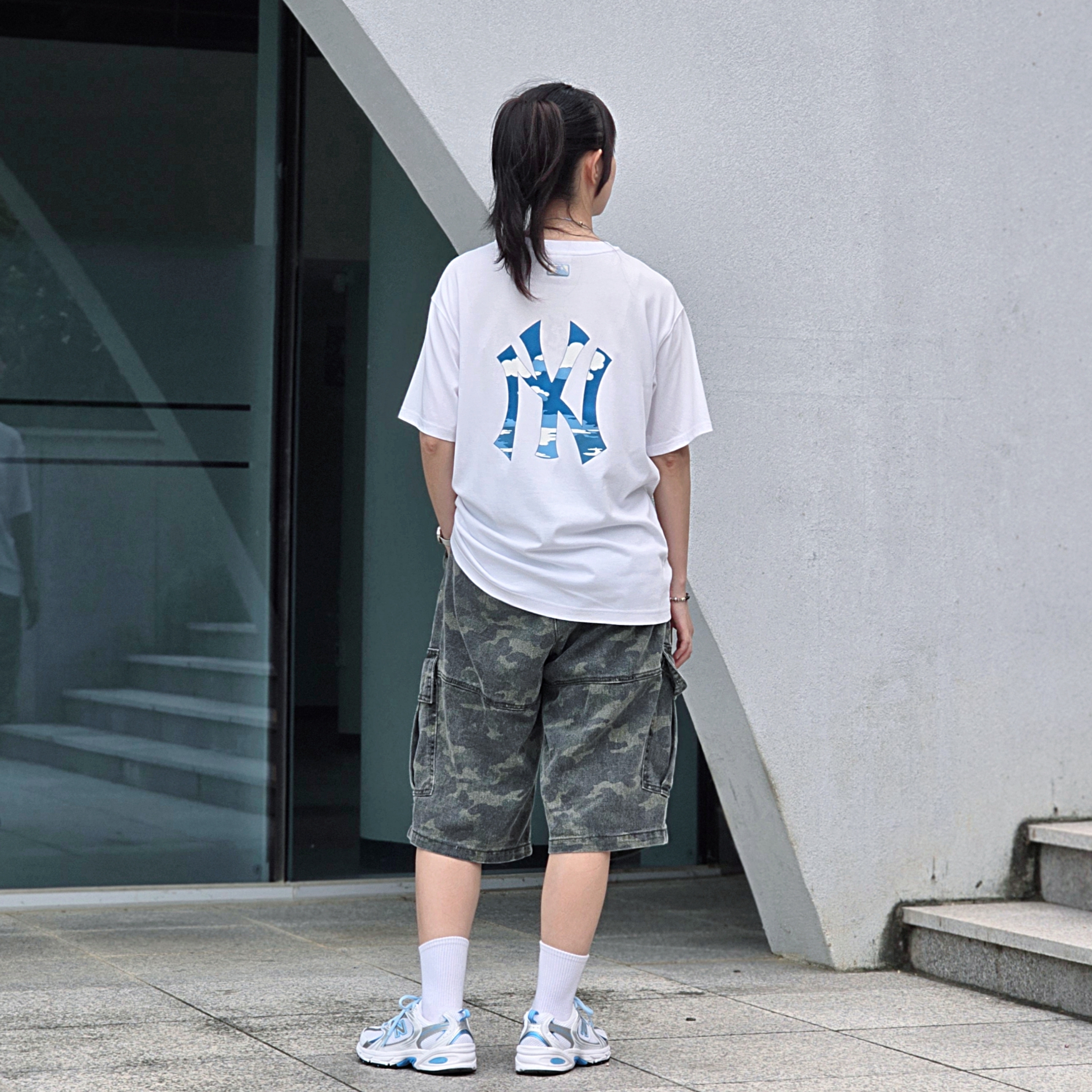 New Balance 530 Sky Blue 착용 스타일 - 2
