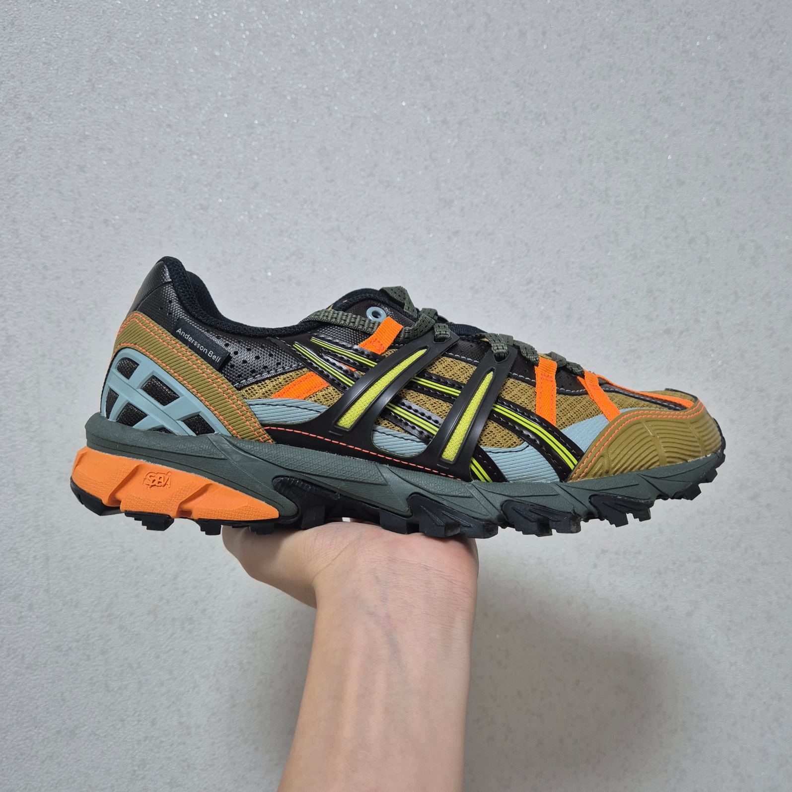 Asics x Andersson Bell Gel-Sonoma 15-50 Olive Oil Dark Brown 착용 스타일 - 2