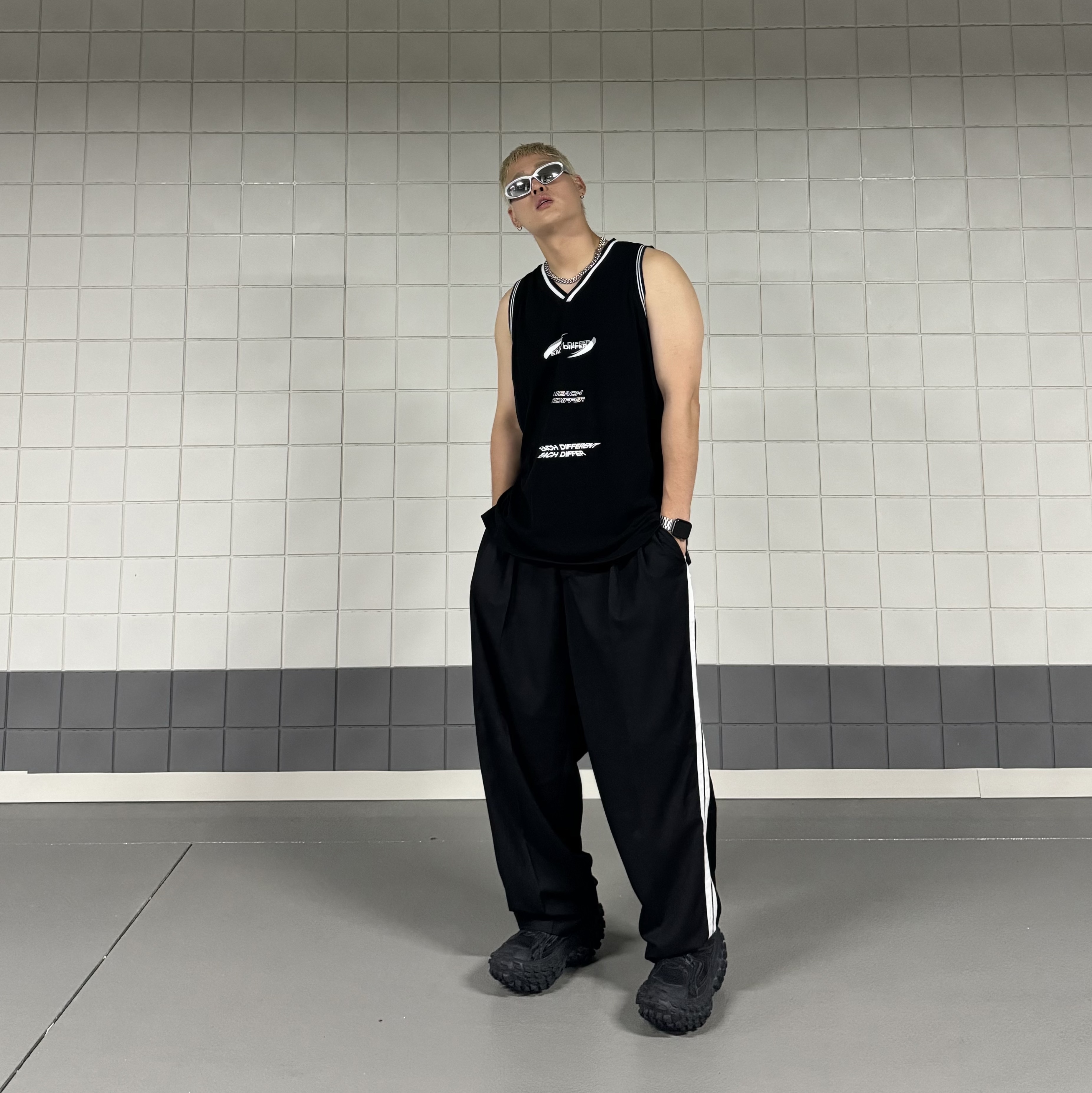 (W) Balenciaga Defender Sneakers Black, Balenciaga Defender Sneakers Black 착용 스타일 - 3