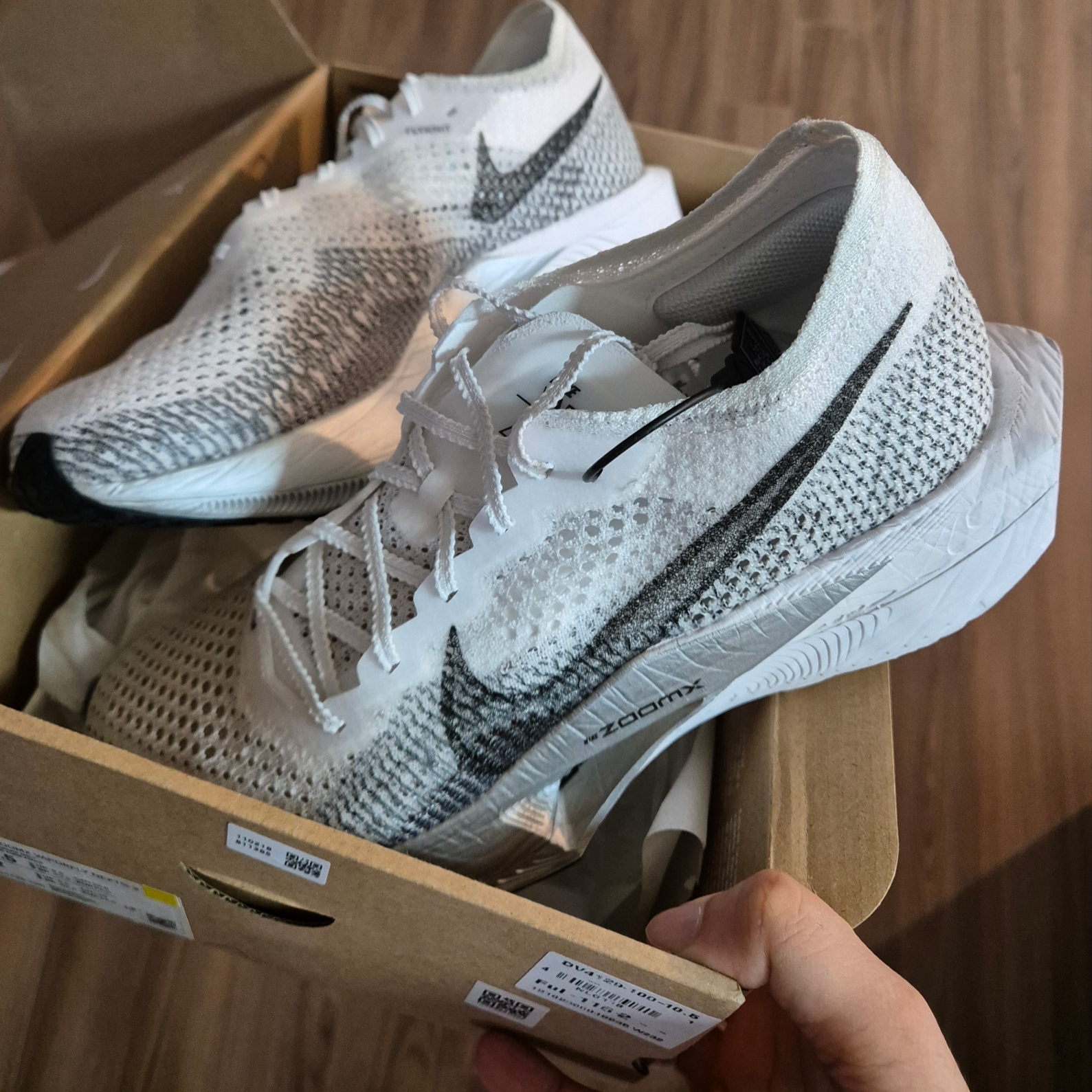Nike ZoomX Vaporfly Next% 3 White Grey 착용 스타일