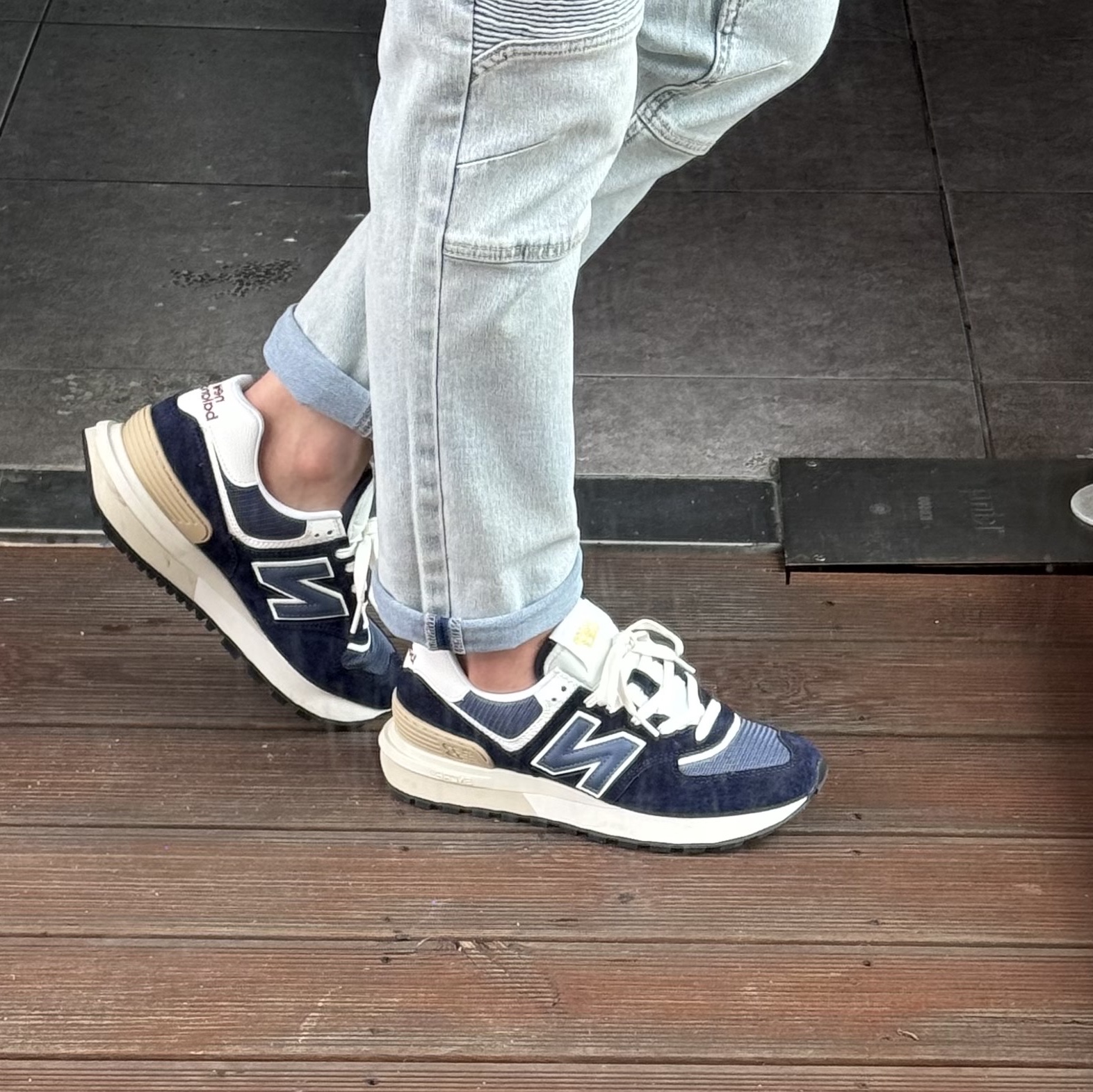 New Balance 574 Legacy Navy 착용 스타일