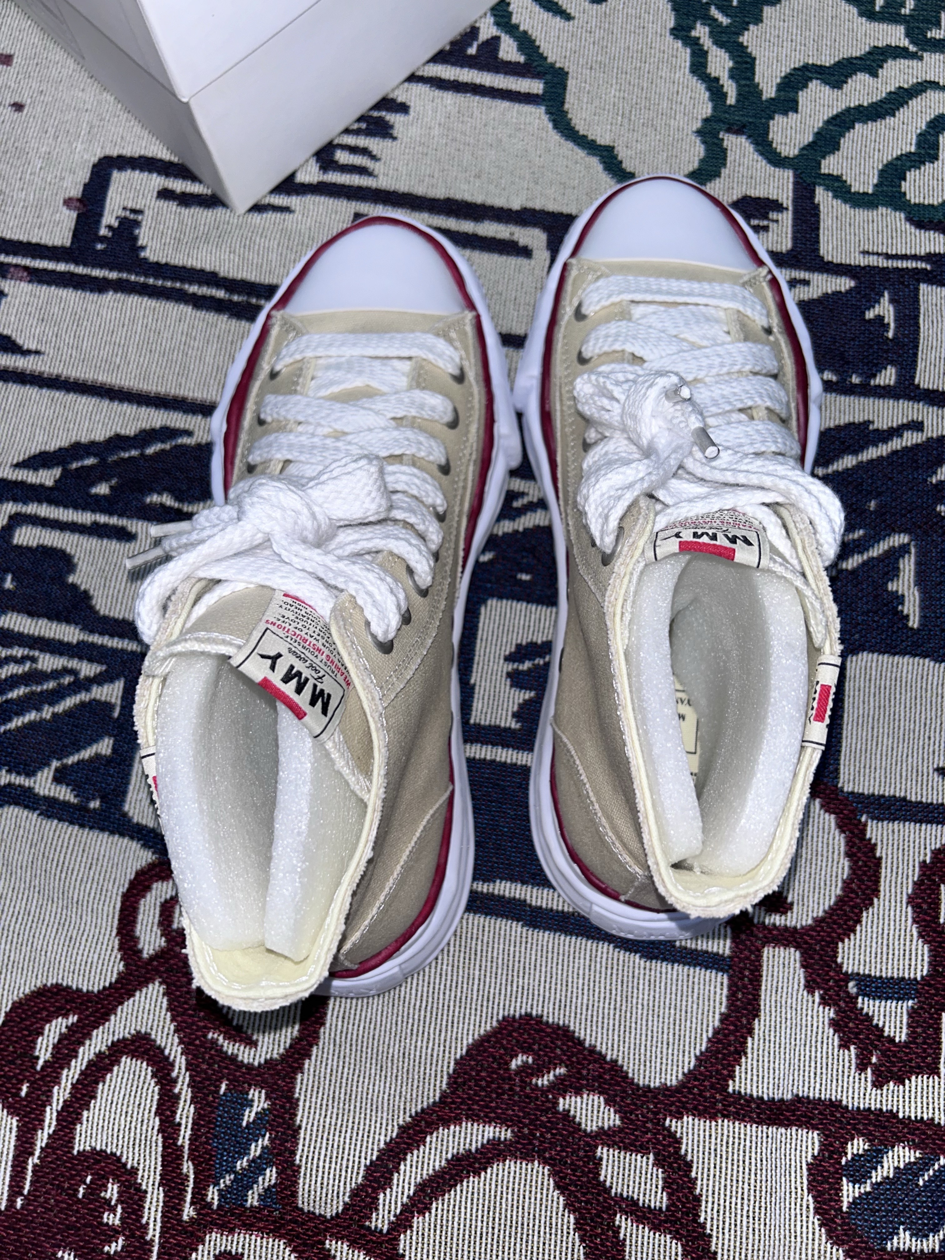 Maison Mihara Yasuhiro Peterson OG Sole Canvas High-top Sneakers Natural 착용 스타일 - 5