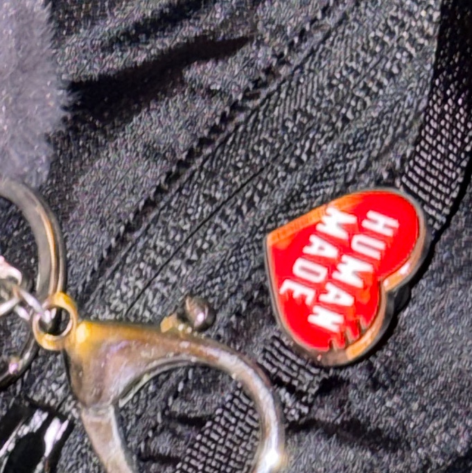 Human Made Heart Pin Red 착용 스타일