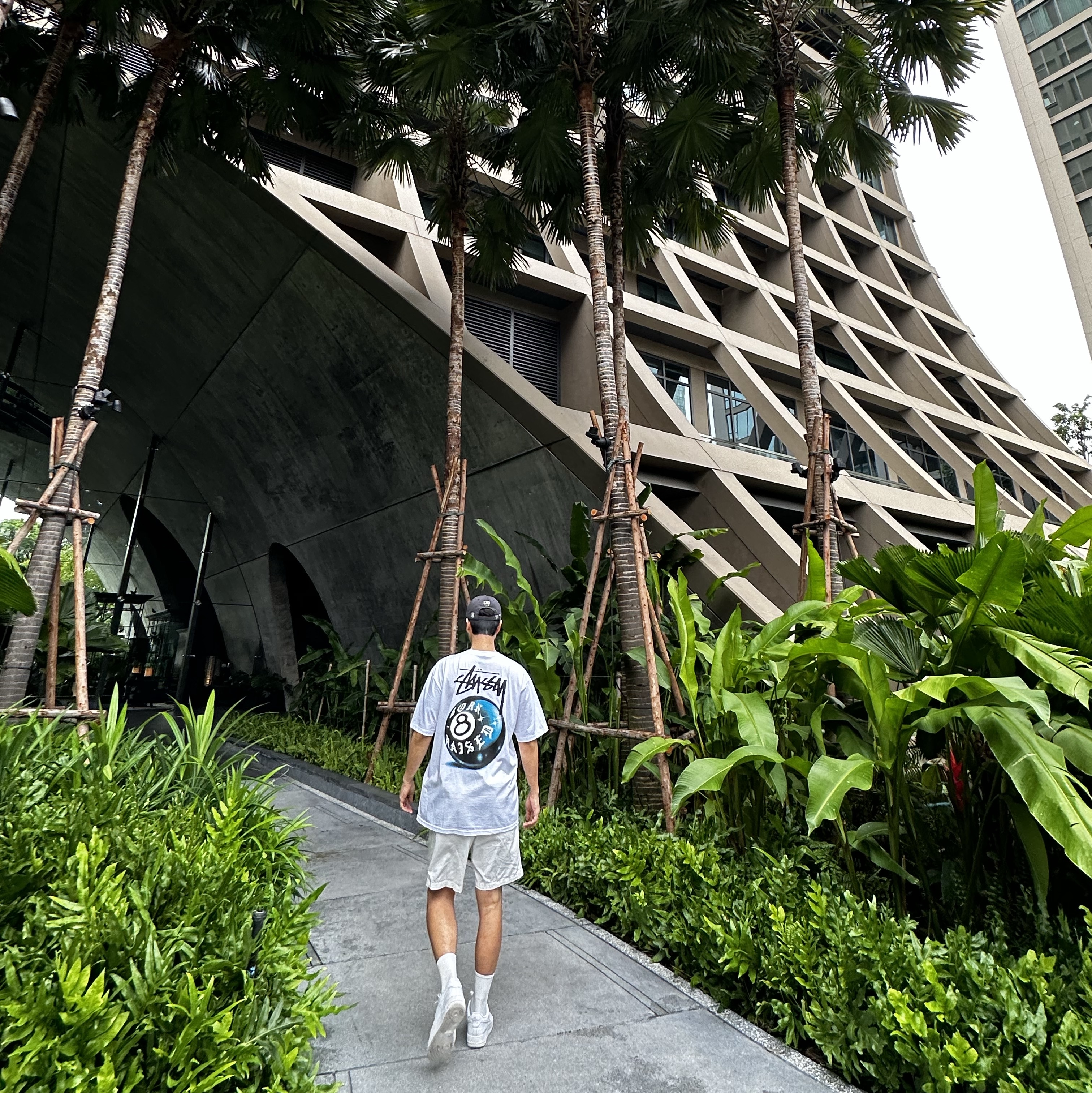 Stussy x Born X Raised 8 Ball T-Shirt White 착용 스타일