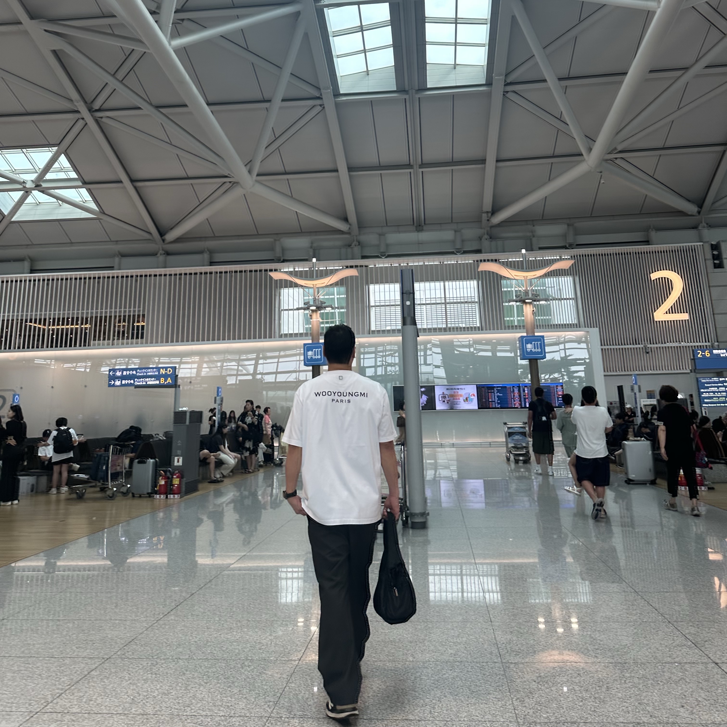 Wooyoungmi Cotton Back Logo T-Shirt White - 24SS 착용 스타일