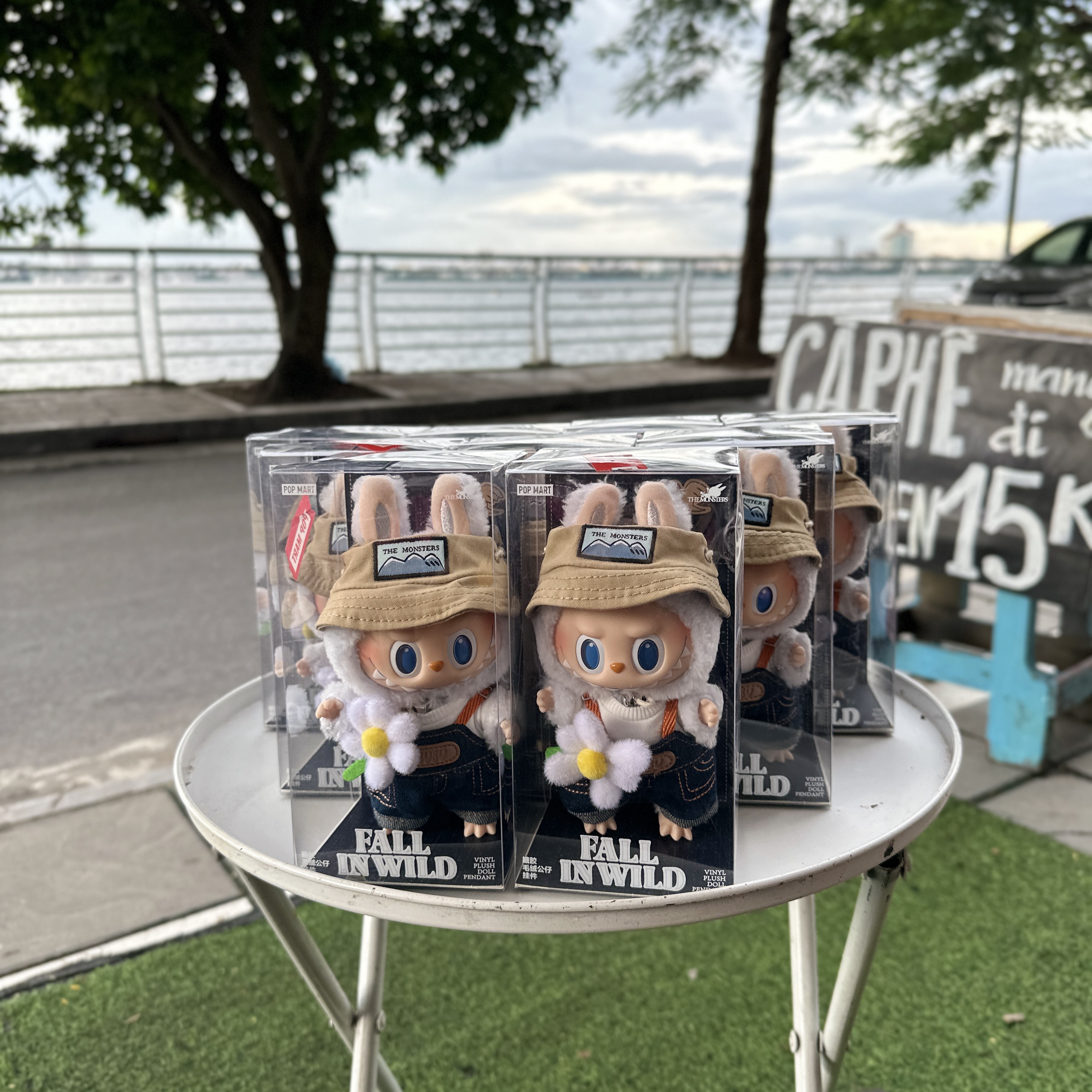 Pop Mart Fall In Wild Labubu Series Toy Keyring 착용 스타일 - 3