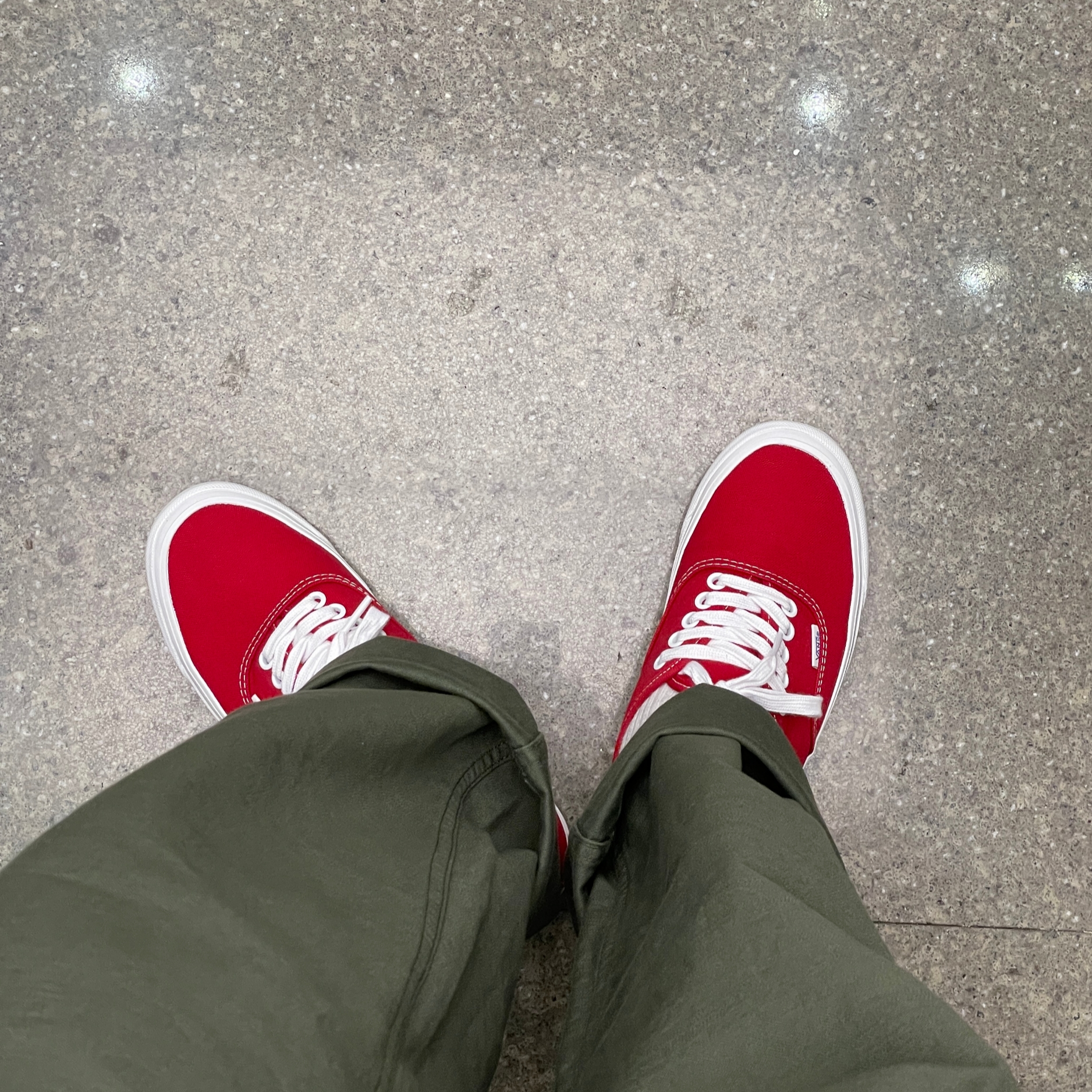 Vans Vault OG Authentic LX Red 착용 스타일