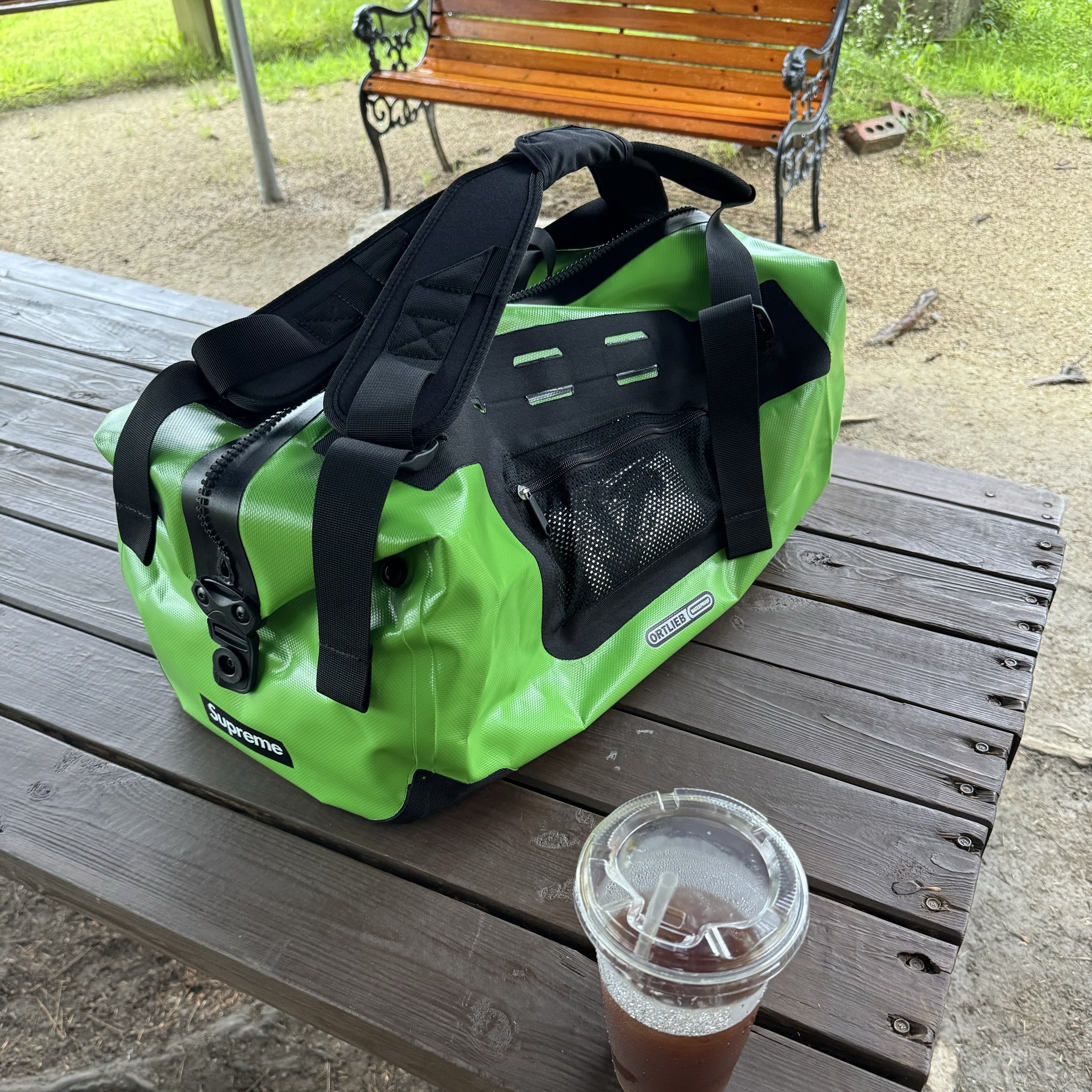 Supreme x Ortlieb Duffle Bag Green - 24SS 착용 스타일 - 2
