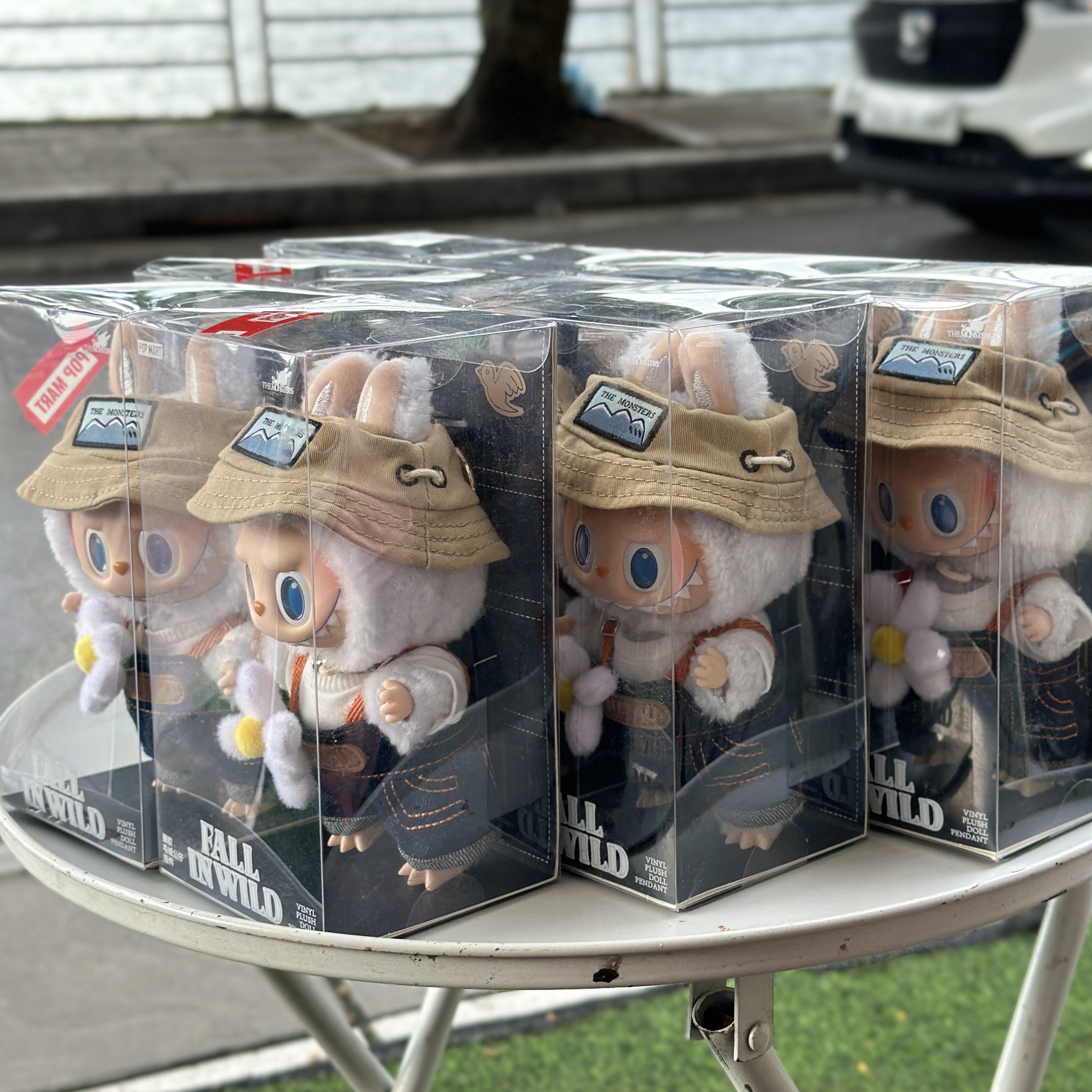 Pop Mart Fall In Wild Labubu Series Toy Keyring 착용 스타일 - 4