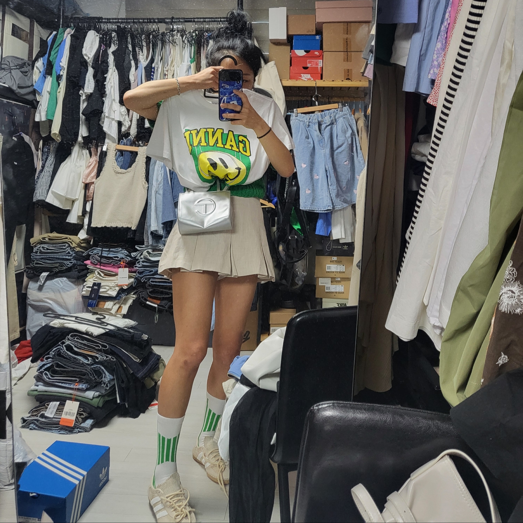 Adidas x Clot Gazelle Halo Ivory Cloud White, (W) Ganni Sporty Socks Kelly Green 착용 스타일 - 2