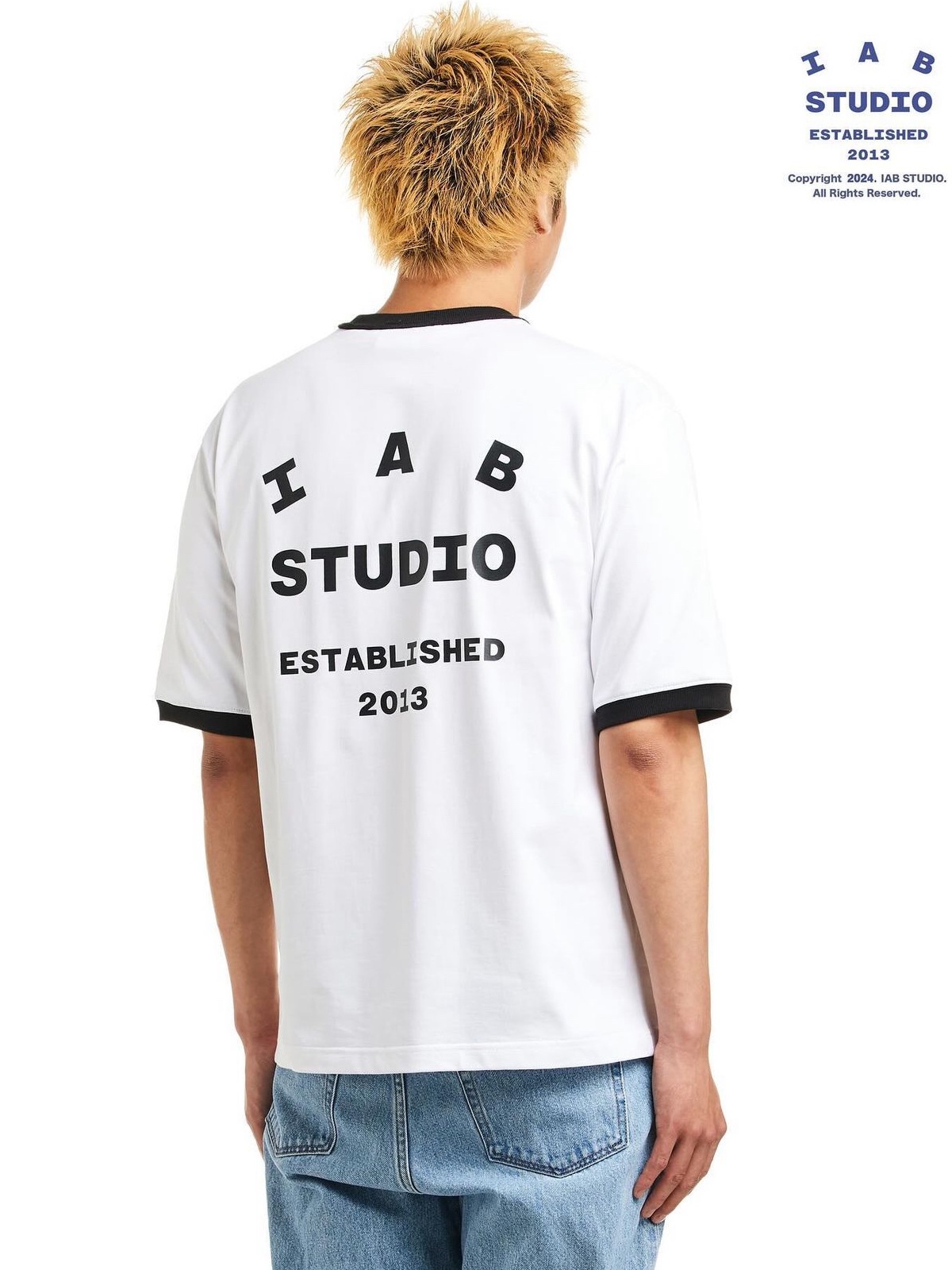 IAB Studio Established T-Shirt White Black 착용 스타일 - 1