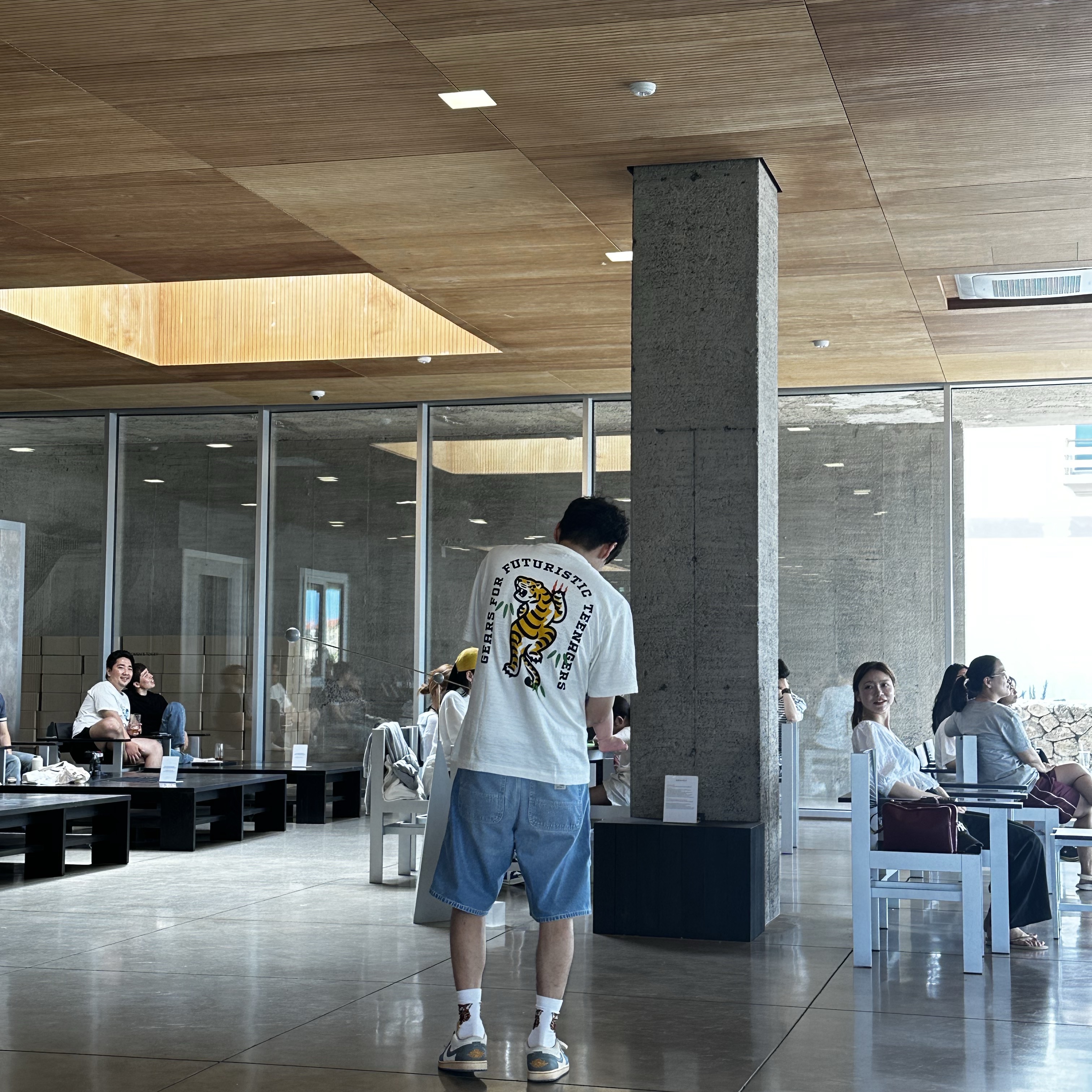 Human Made Pocket T-Shirt #2 White, Jordan 1 Low SE Tokyo 96 착용 스타일