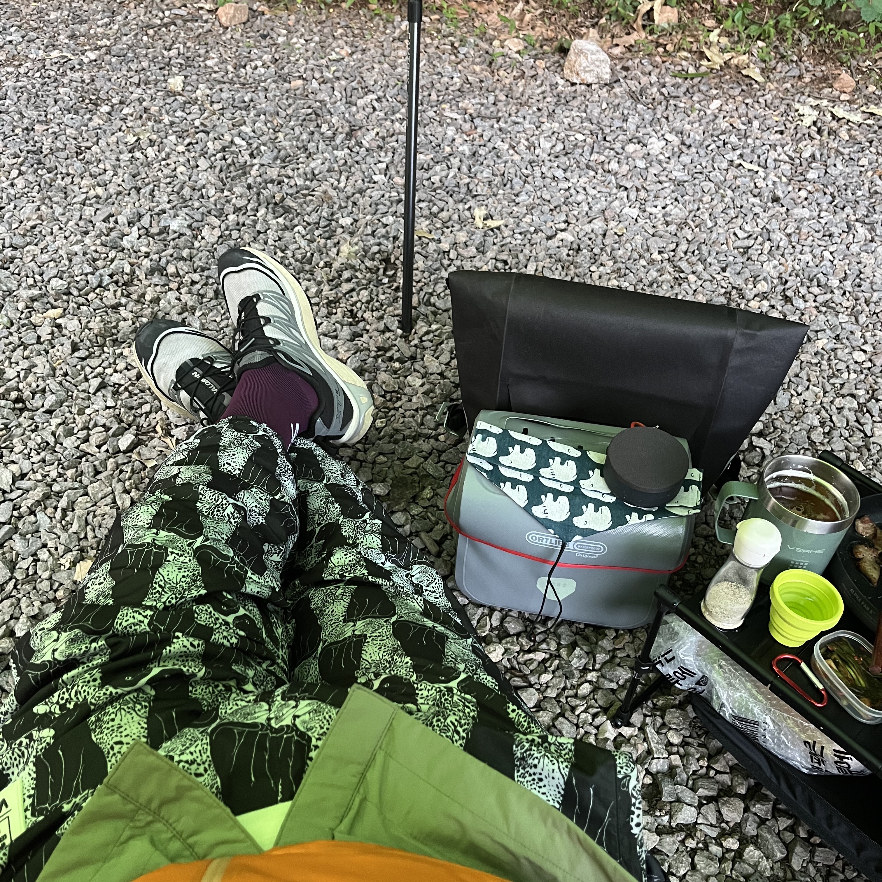 Salomon XT-6 Expanse Alloy Quiet Shade, Palace Gore-Tex 6-Panel Black - 22FW 착용 스타일 - 1