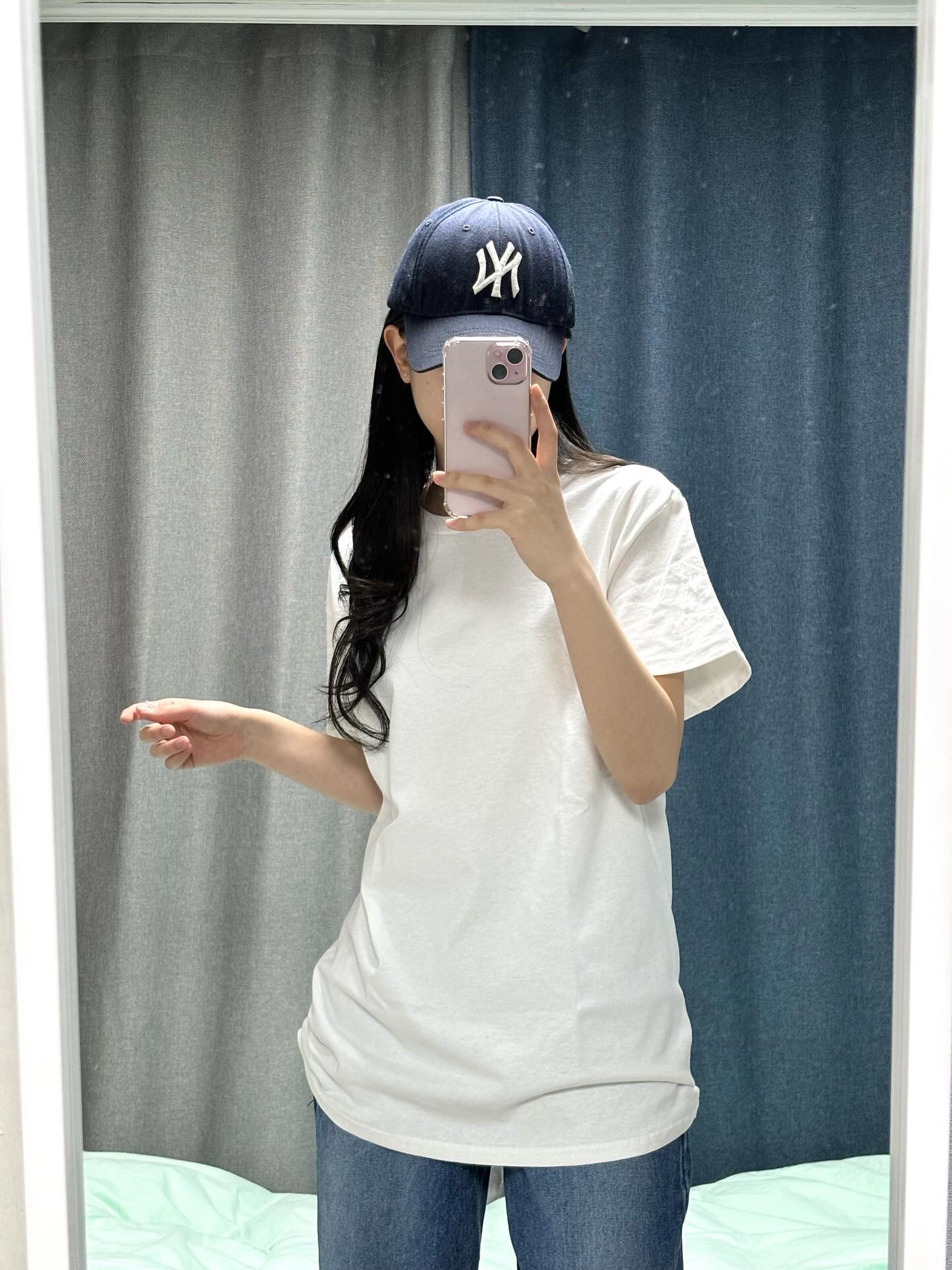 Maison Margiela Keyring Wallet Black, Gildan Light Cotton T-Shirt White Black (2Pack) 착용 스타일 - 3