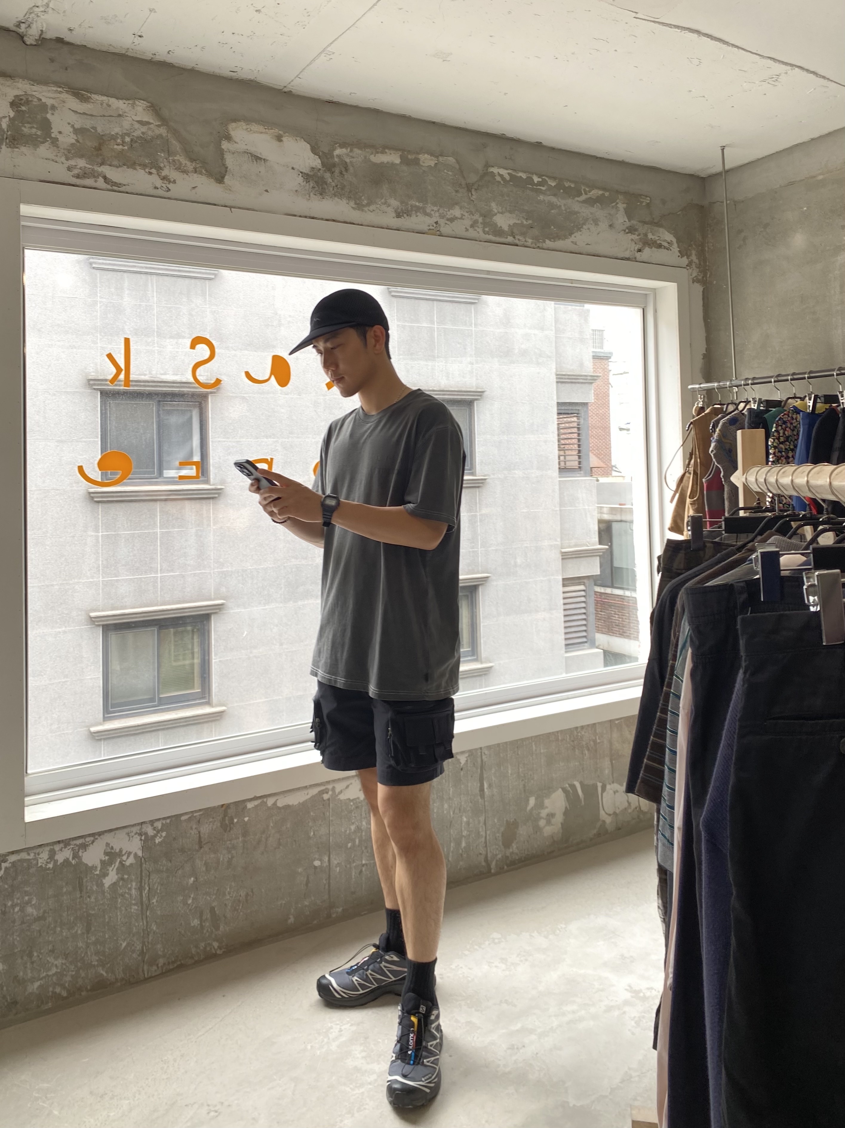 IAB Studio Pigment T-Shirt Black, Nike ACG Cargo Shorts Black - US/EU 착용 스타일