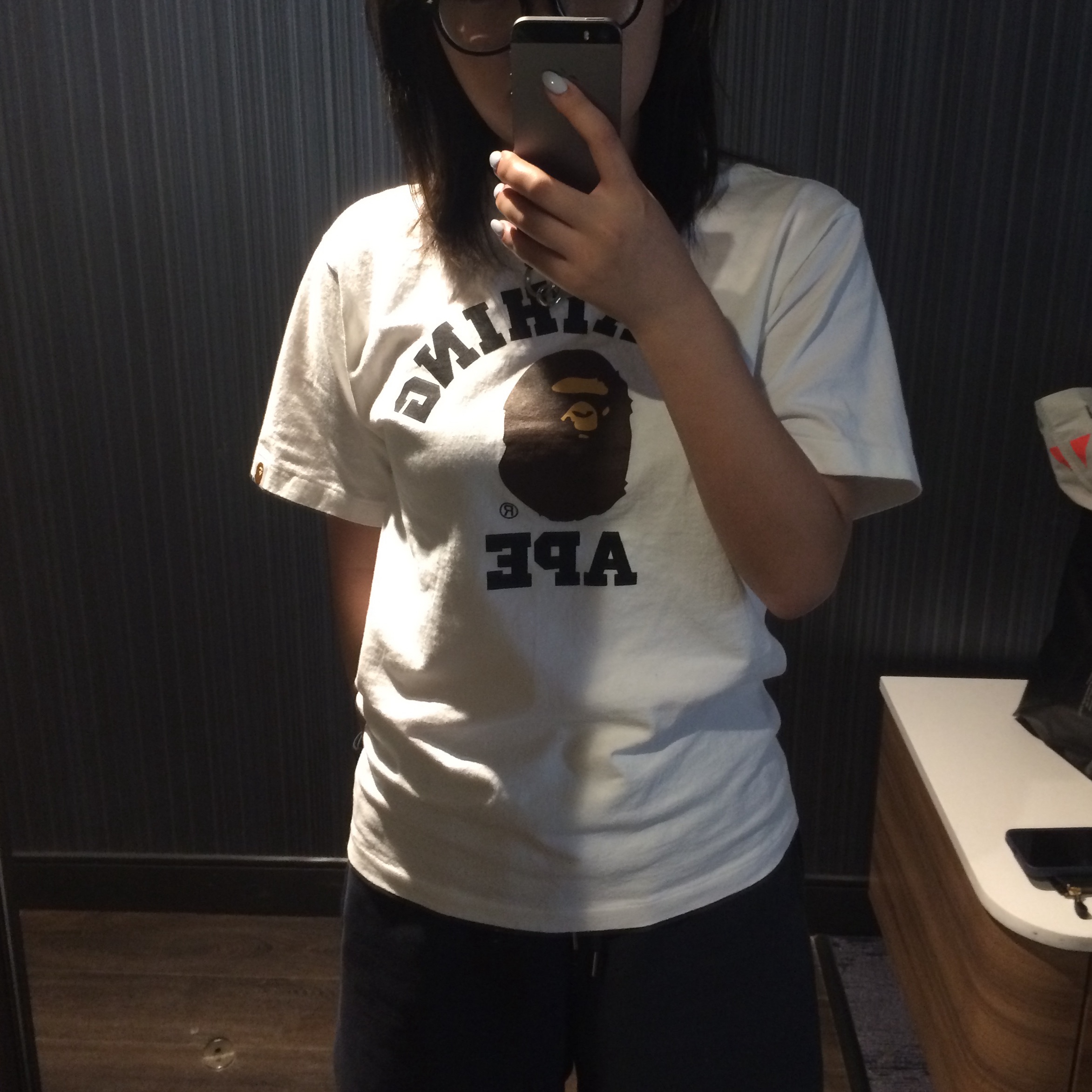 BAPE College T-Shirt White, (W) BAPE College T-Shirt White 착용 스타일