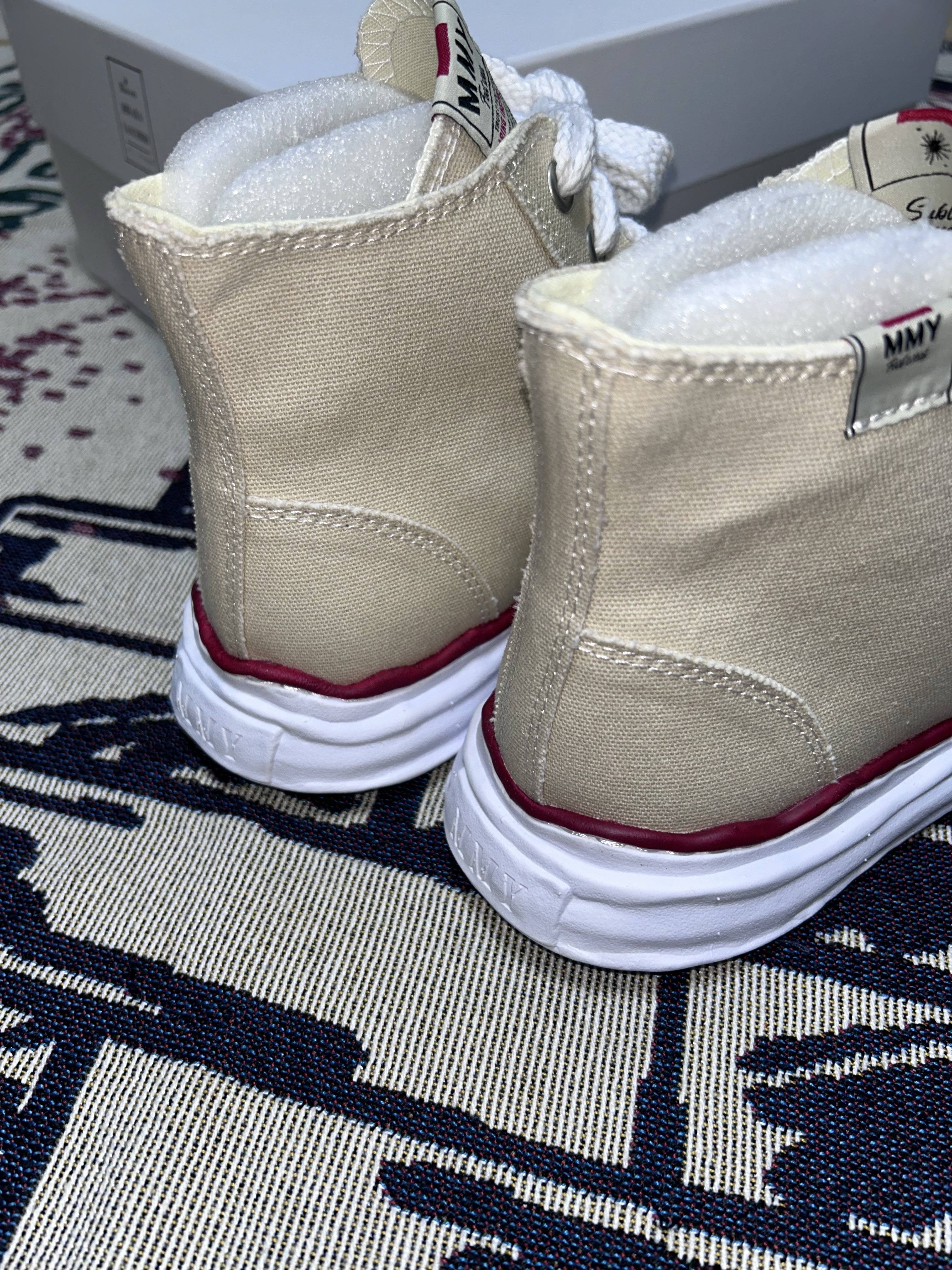 Maison Mihara Yasuhiro Peterson OG Sole Canvas High-top Sneakers Natural 착용 스타일 - 6