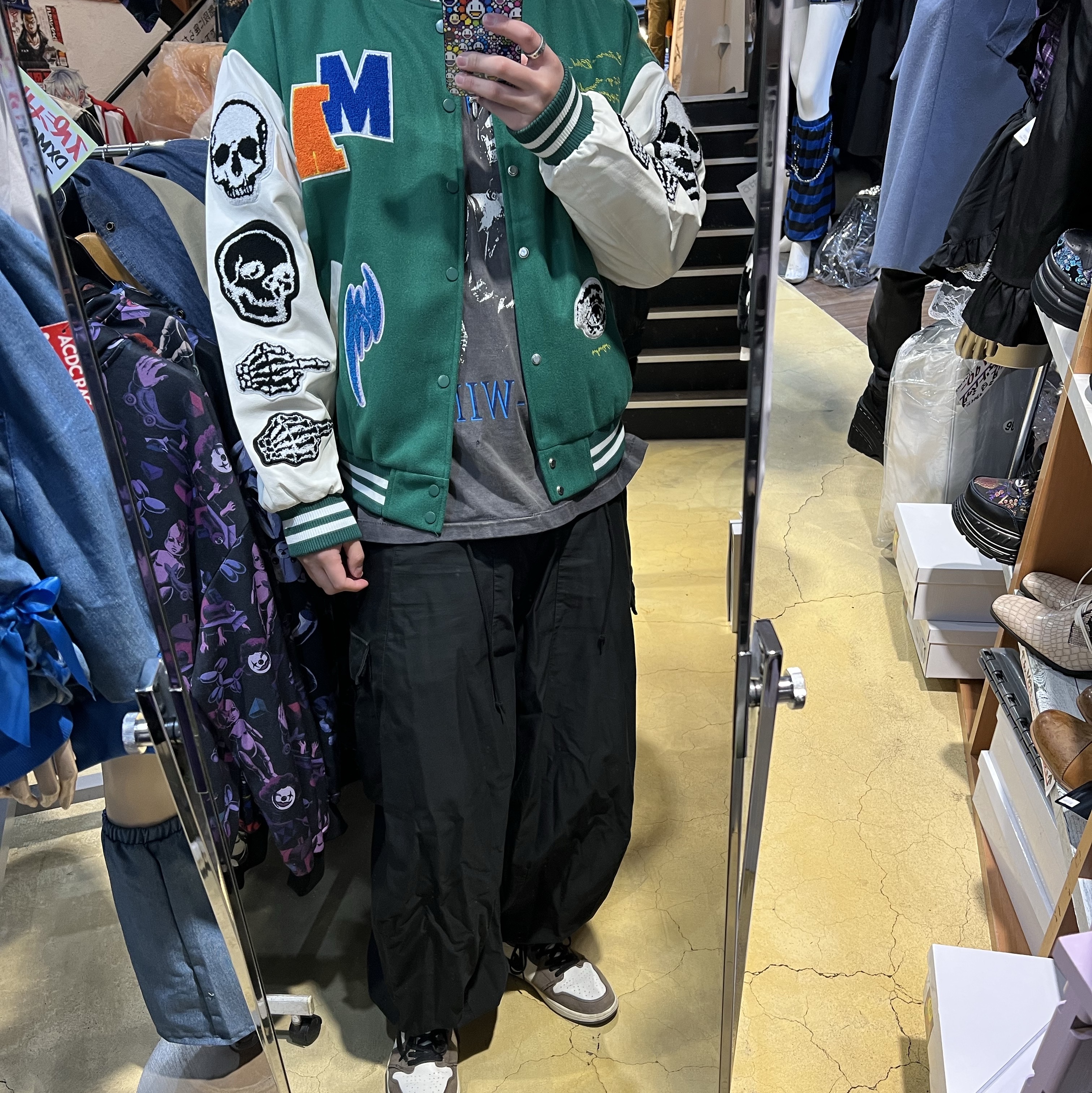 Jordan 1 x Travis Scott Retro High OG SP Mocha, The North Face Novelty Lofty Down Jacket Real Black 착용 스타일 - 5