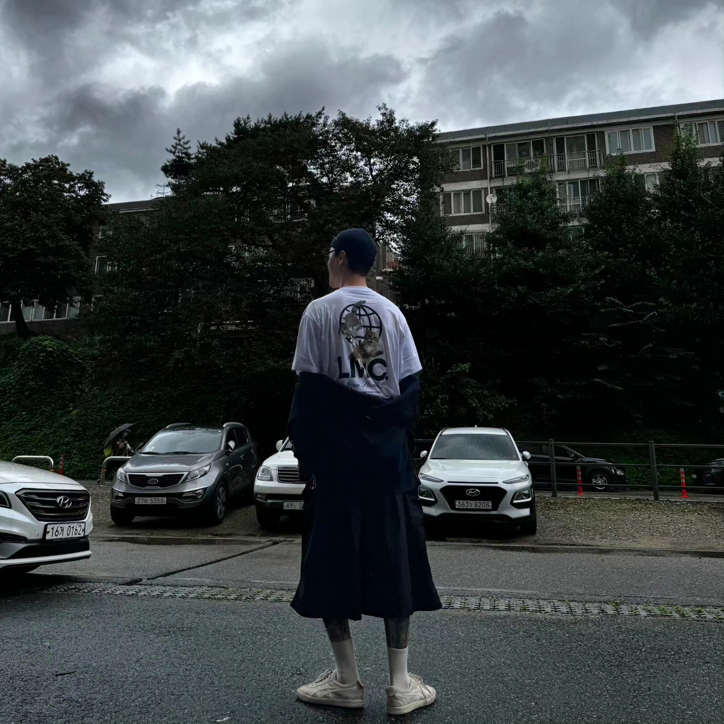 Thom Browne Milano Stitch Armband Cardigan Navy, Onitsuka Tiger Mexico 66 SD Cream Birch 착용 스타일 - 4
