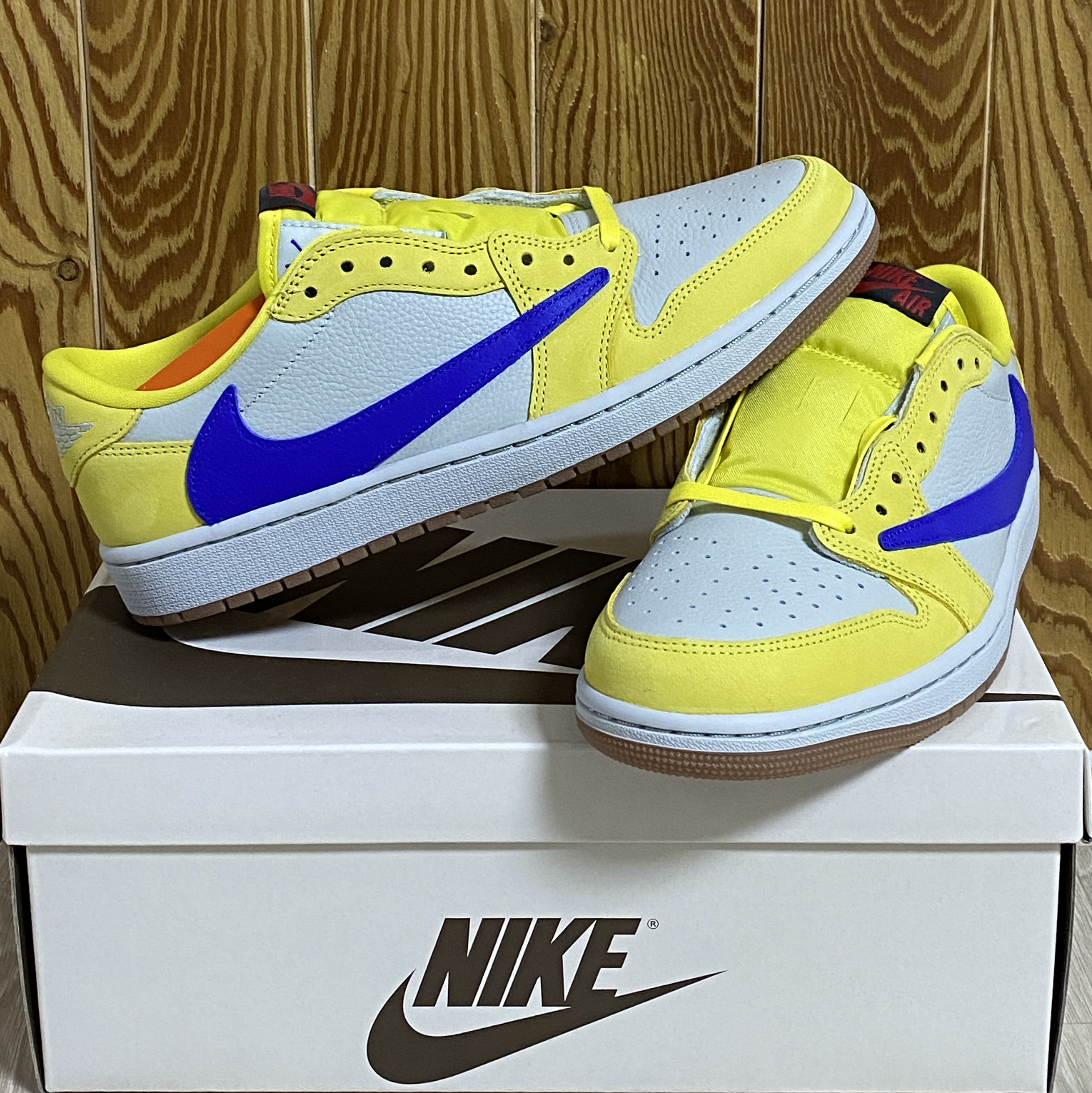 (W) Jordan 1 x Travis Scott Retro Low OG SP Canary 착용 스타일