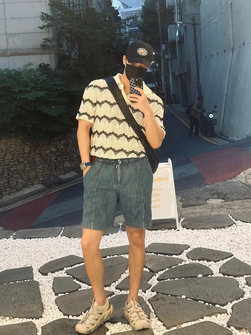 Stussy Denim Big OL' Shorts Washed Blue, Supreme x Nike Denim Short Indigo - 24SS 착용 스타일 - 2