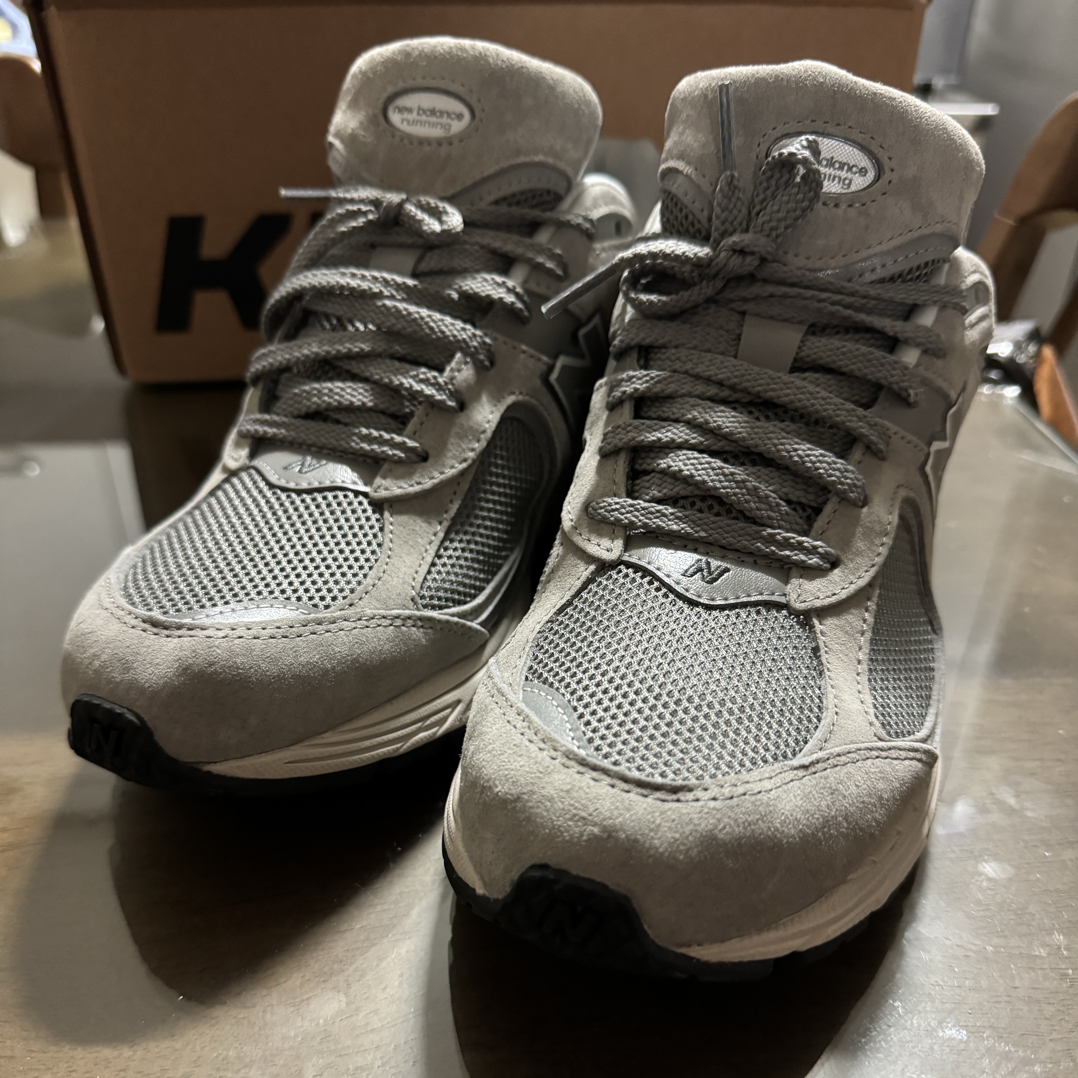New Balance 2002R Grey 착용 스타일 - 2