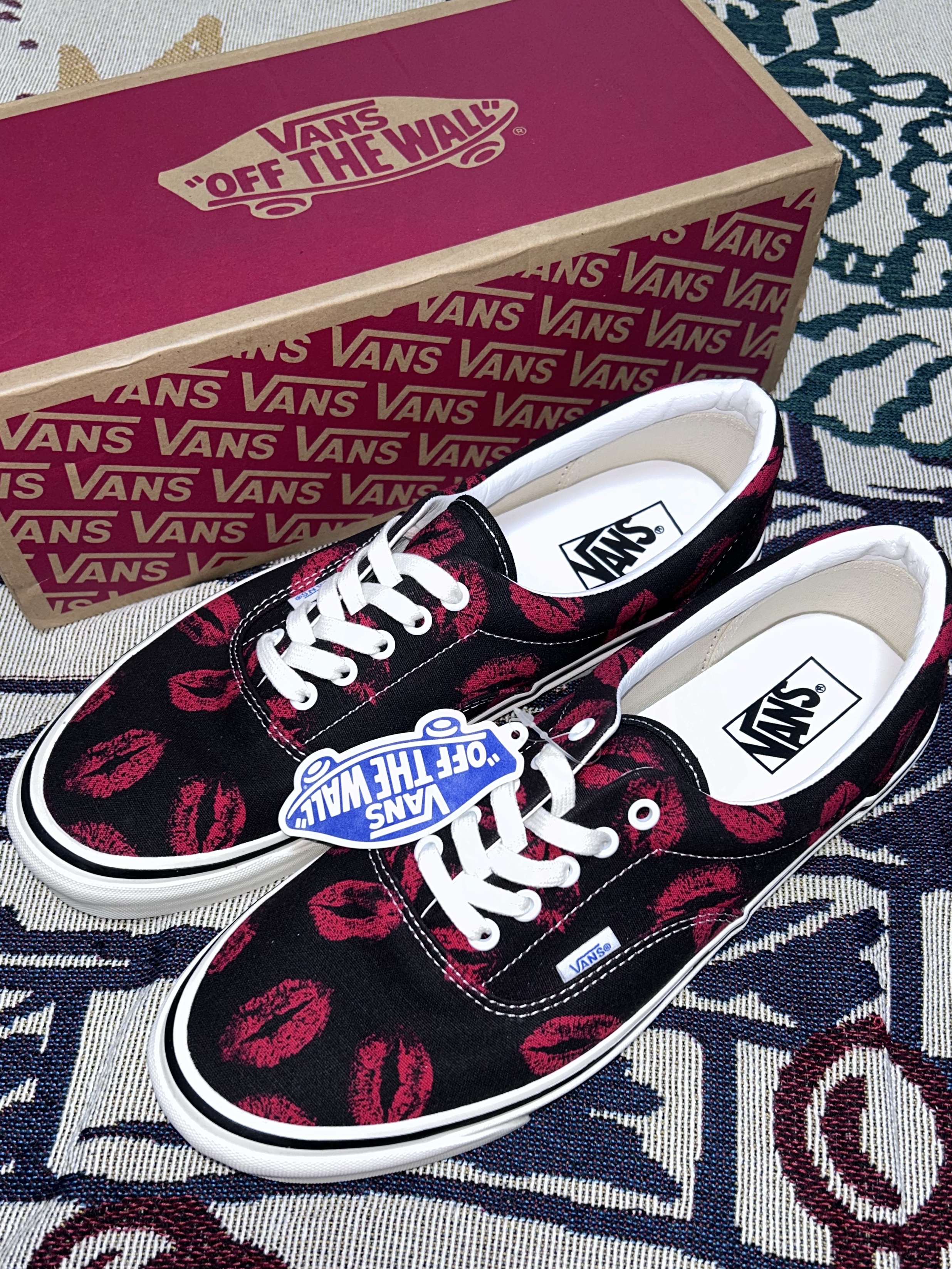 Vans Era 95 DX Anaheim Factory Black Hotlips 착용 스타일 - 1