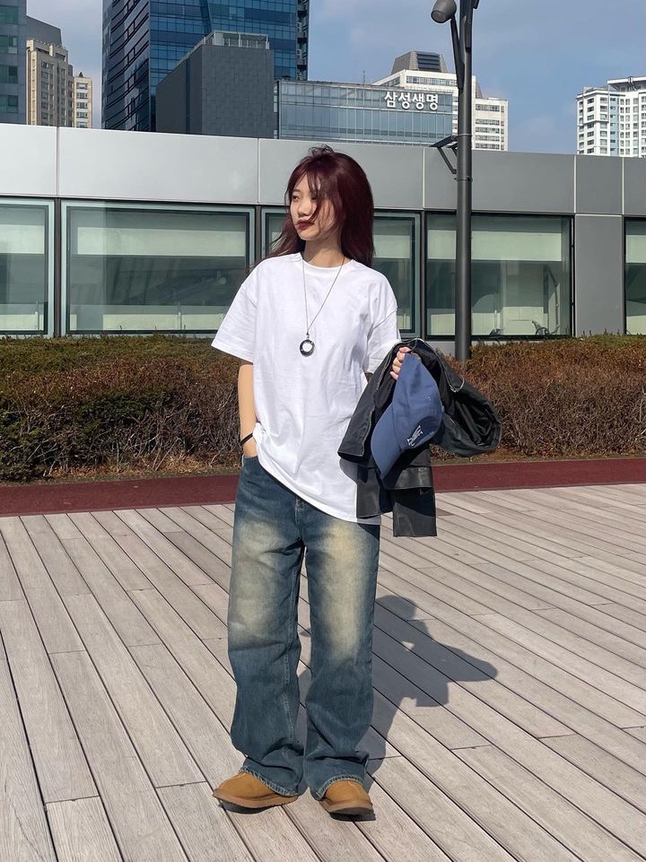 Gildan Light Cotton T-Shirt White Black (2Pack) 착용 스타일 - 1