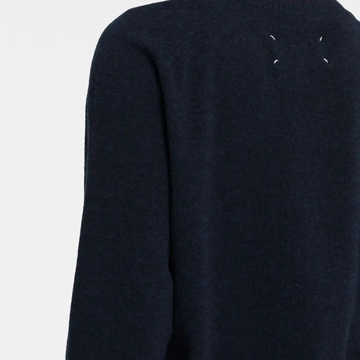 (W) Maison Margiela Lambswool Sweater Blue Stripes 착용 스타일