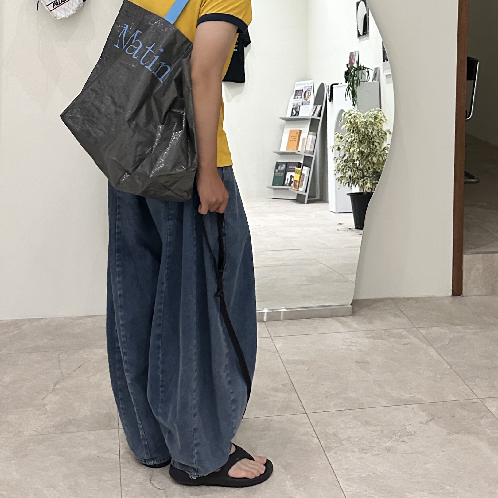 Oofos OOriginal Black ์ฐฉ์ฉ ์คํ์ผ - 2