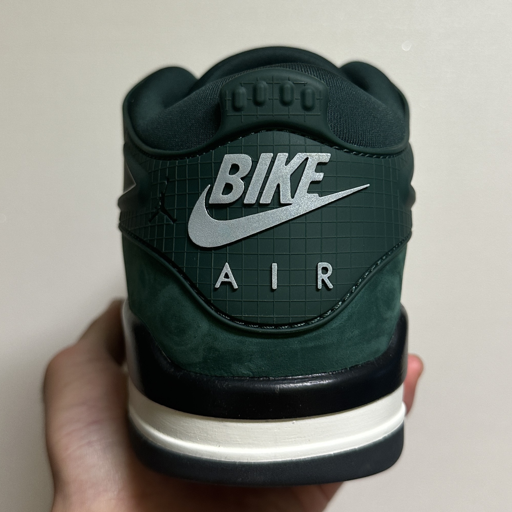Jordan 4 x Nigel Sylvester RM SP Fence Green 착용 스타일