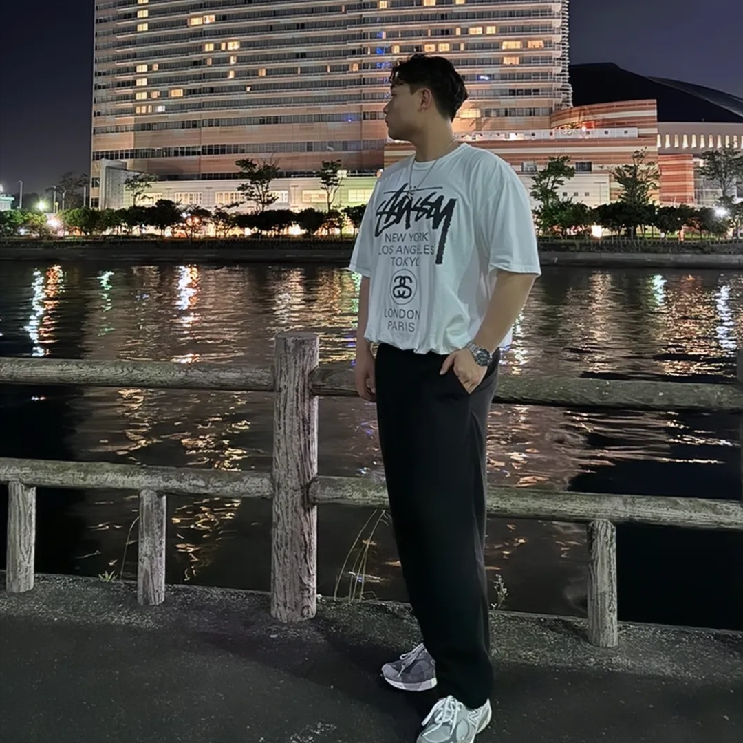 Stussy World Tour T-Shirt White 2024,2025 착용 스타일