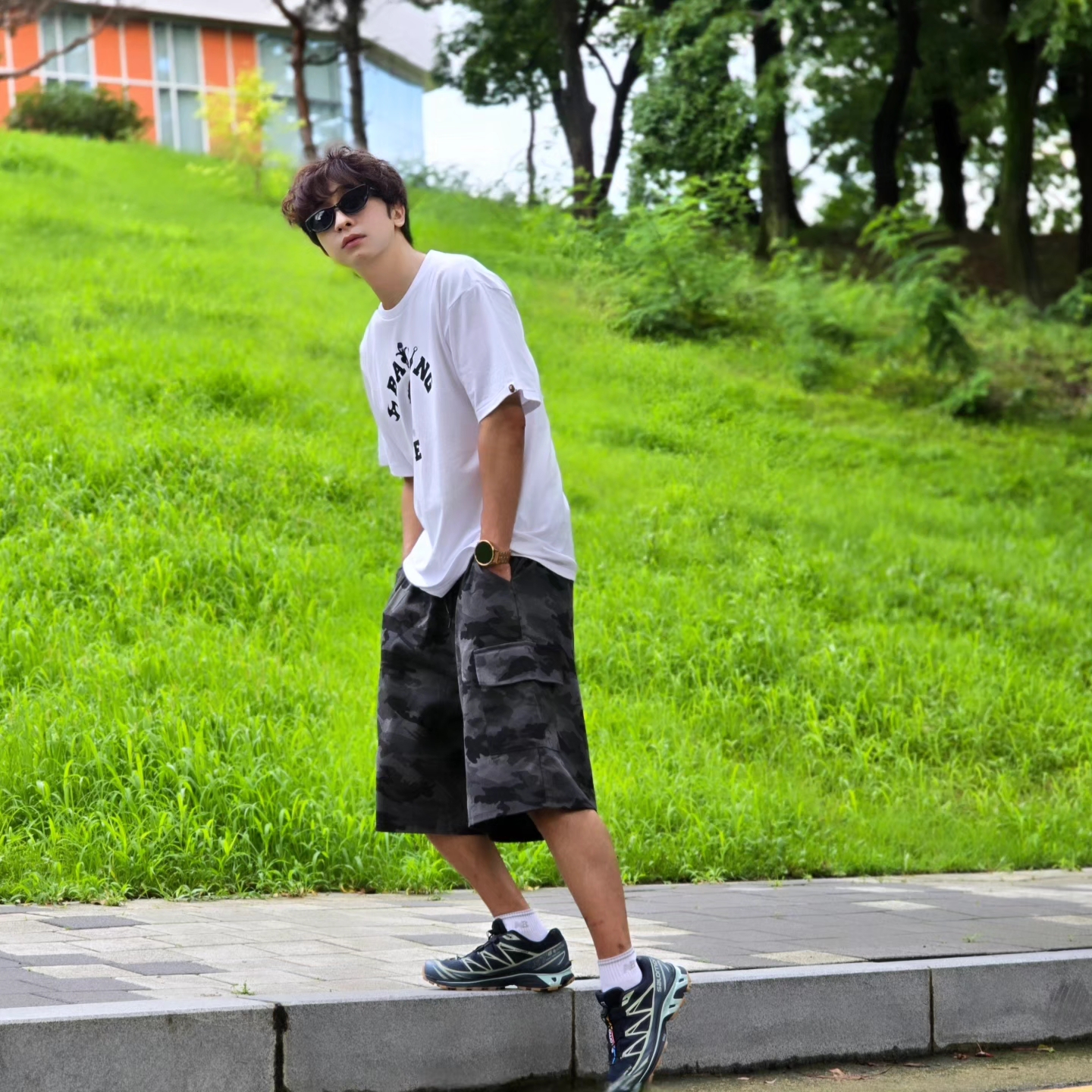BAPE Ninja College T-Shirt White, Salomon XT-6 GTX Carbon Bering Sea 착용 스타일 - 5