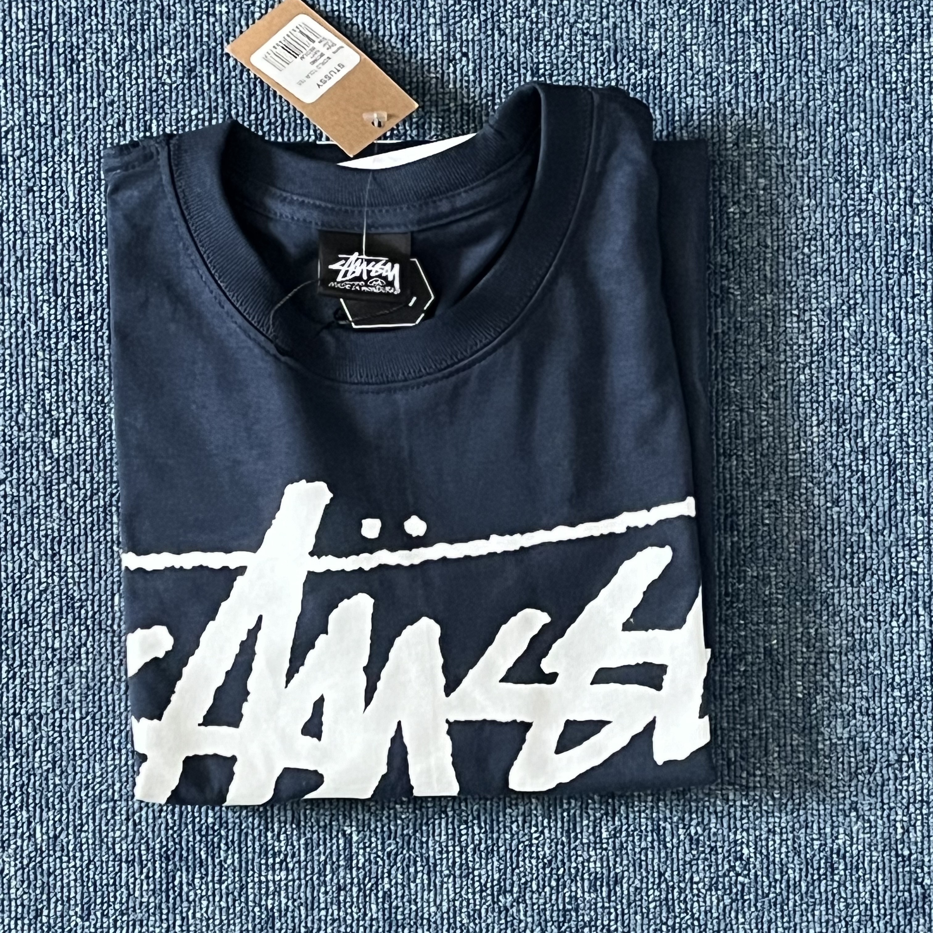 Stussy World Tour T-Shirt Navy 2024,2025 착용 스타일 - 3