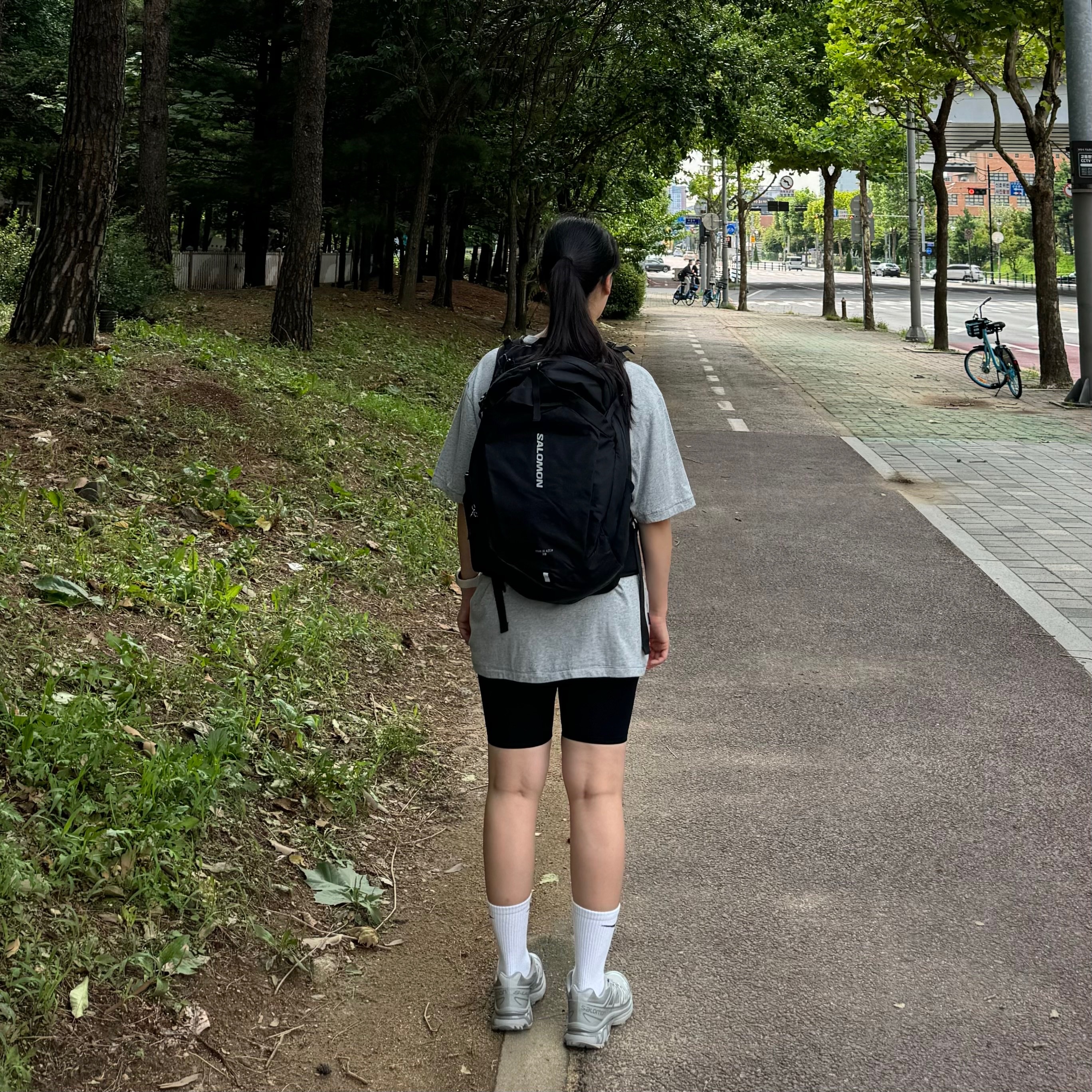 Salomon Trailblazer 30 Black 착용 스타일 - 2