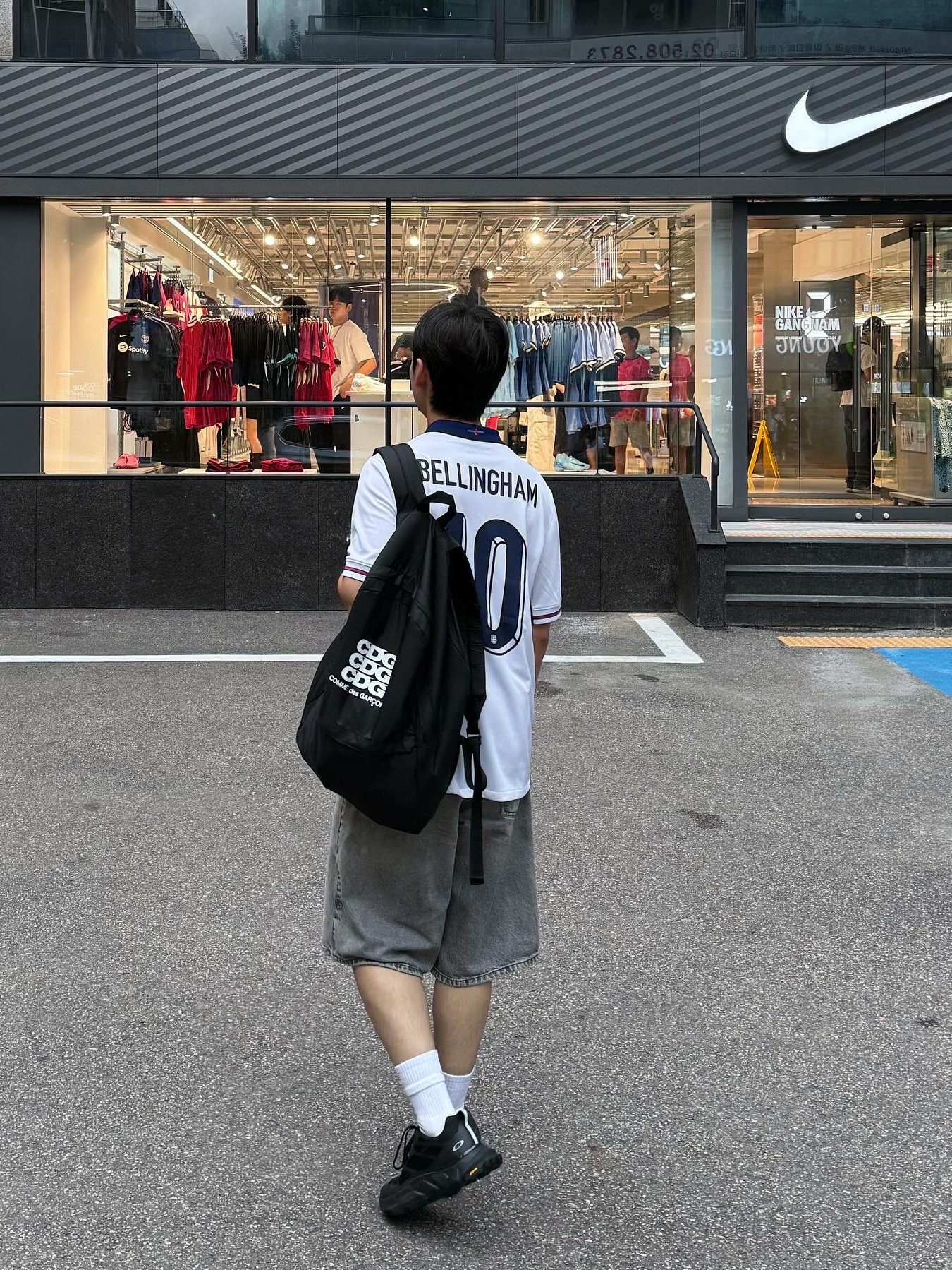 Nike England 2024/25 Dri-Fit Stadium Home Replica Jersey White Blue Void (Non Marking Ver.), CDG Backpack Black 착용 스타일 - 2