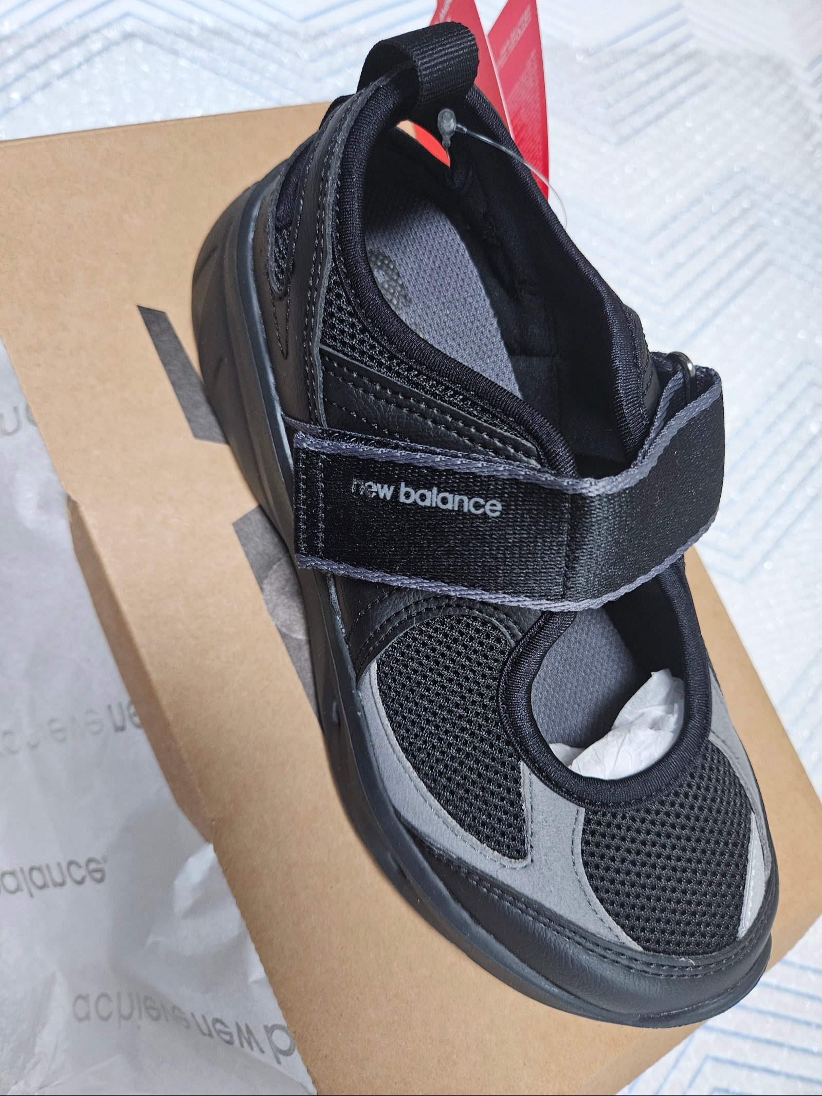 (W) New Balance Breeze SD2202 Black 착용 스타일
