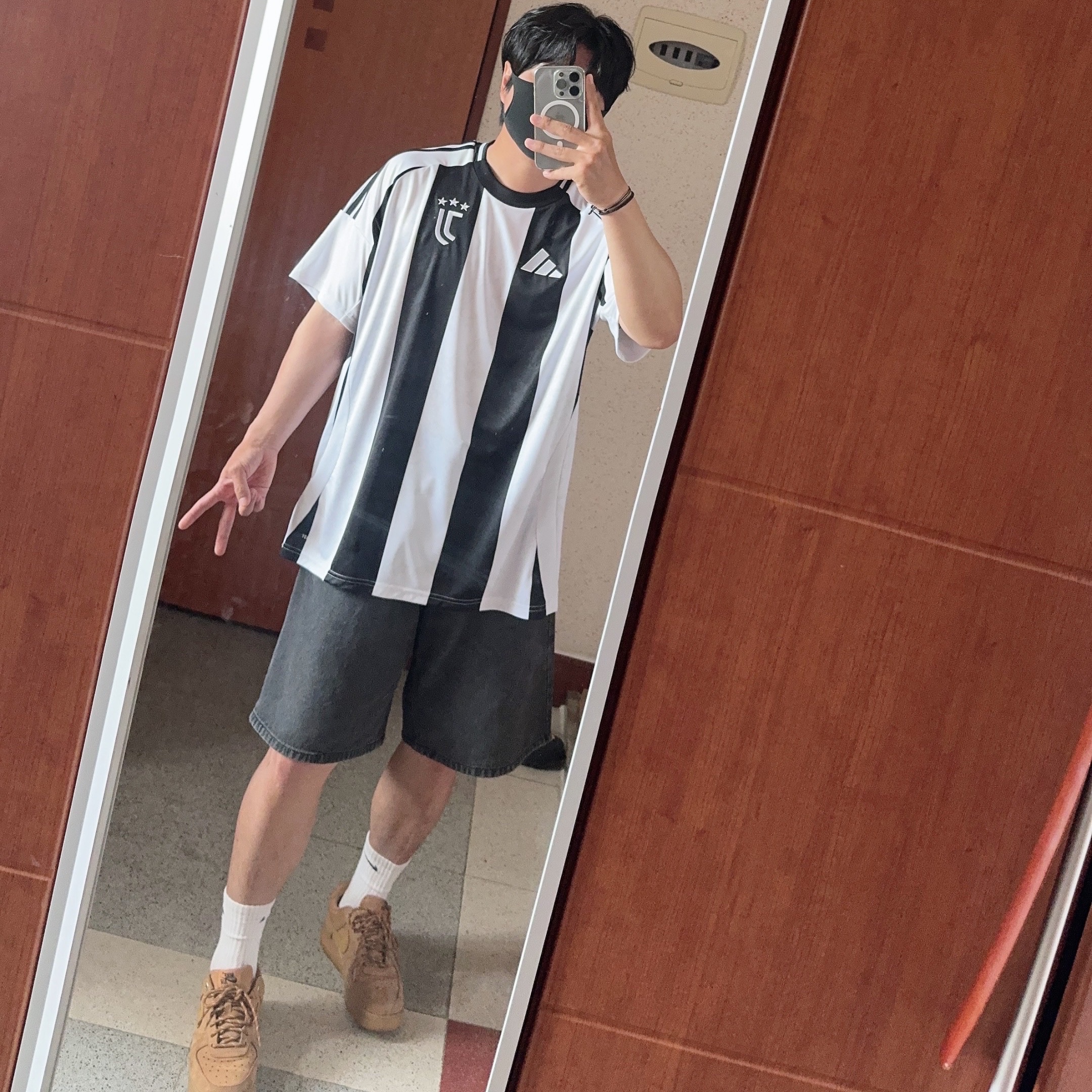 Adidas Juventus 2024/25 Home Jersey White Black - KR Sizing (Non Marking Ver.), Nike Air Force 1 '07 WB Flax 착용 스타일 - 1