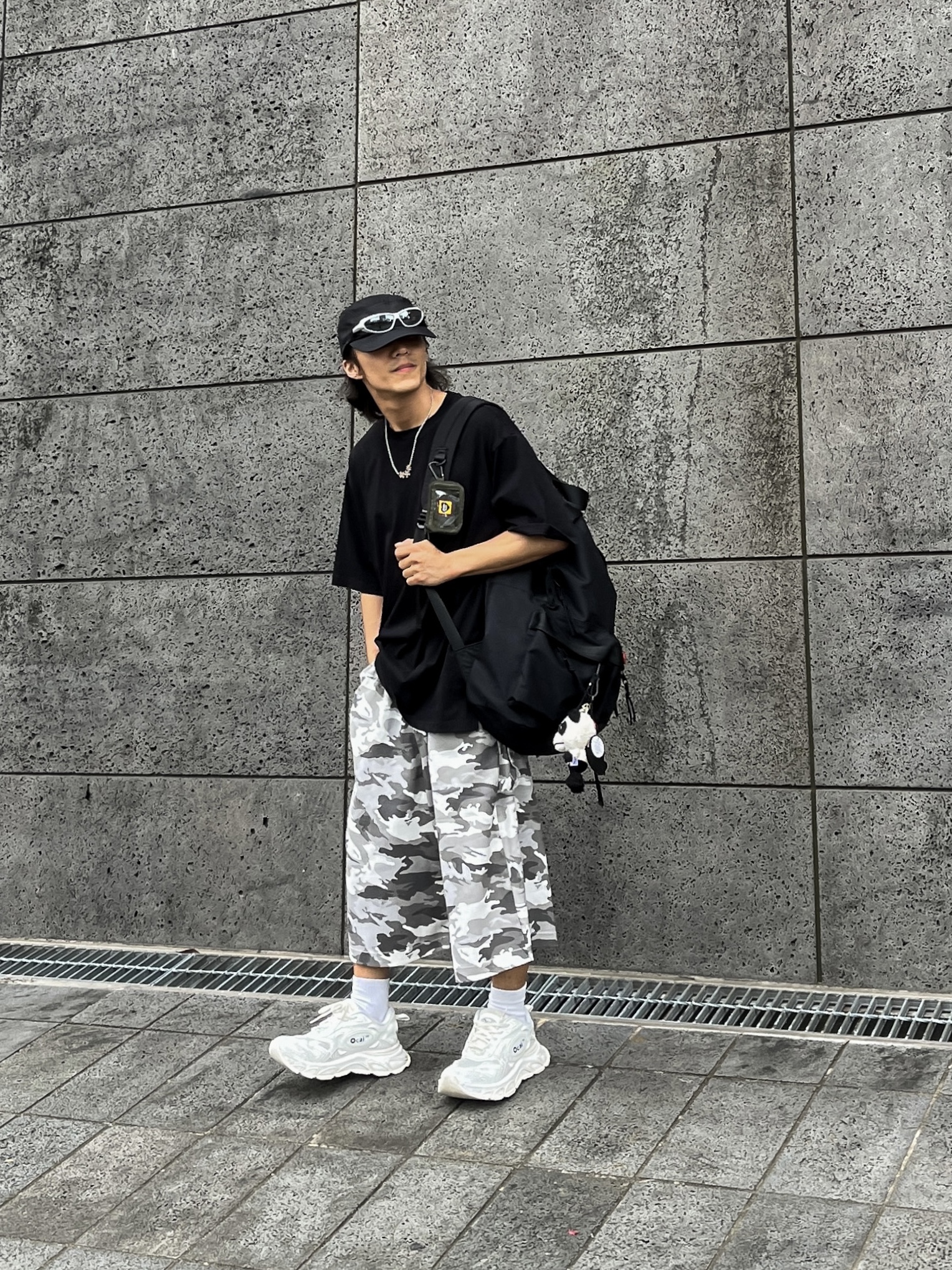 Human Made Military Card Case Olive Drab 착용 스타일 - 1
