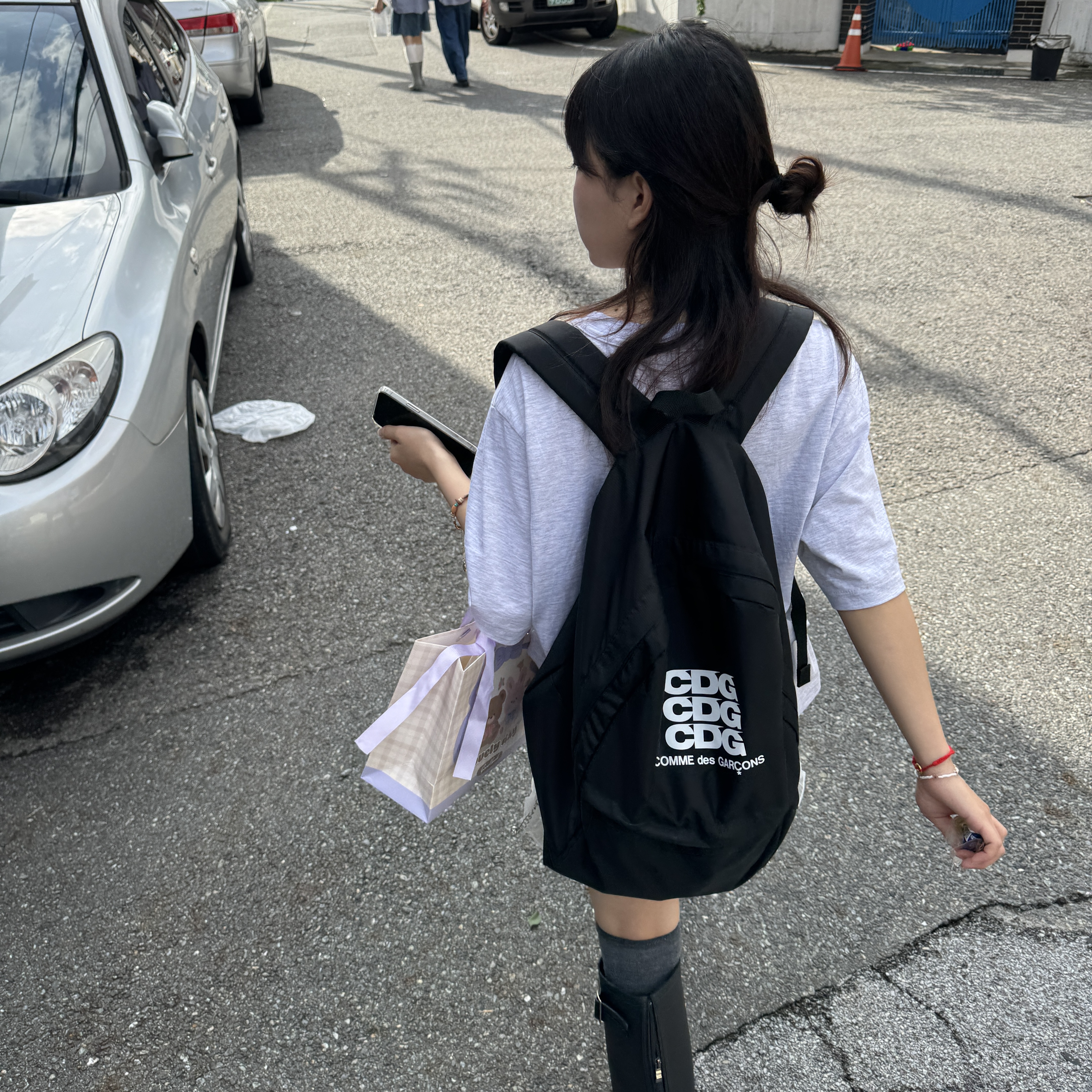 CDG Backpack Black 착용 스타일