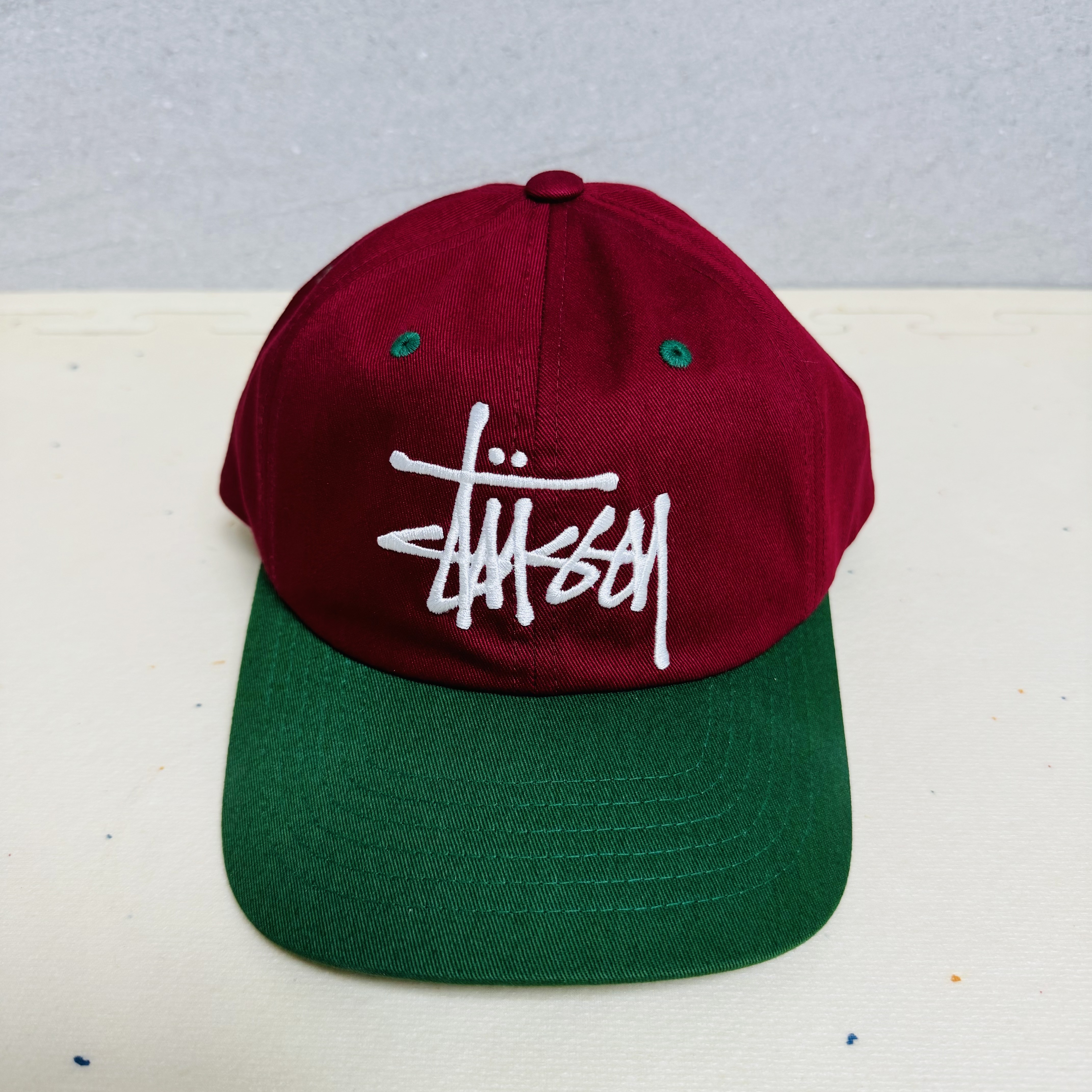 Stussy Low Profile Big Basic Snapback Maroon 착용 스타일