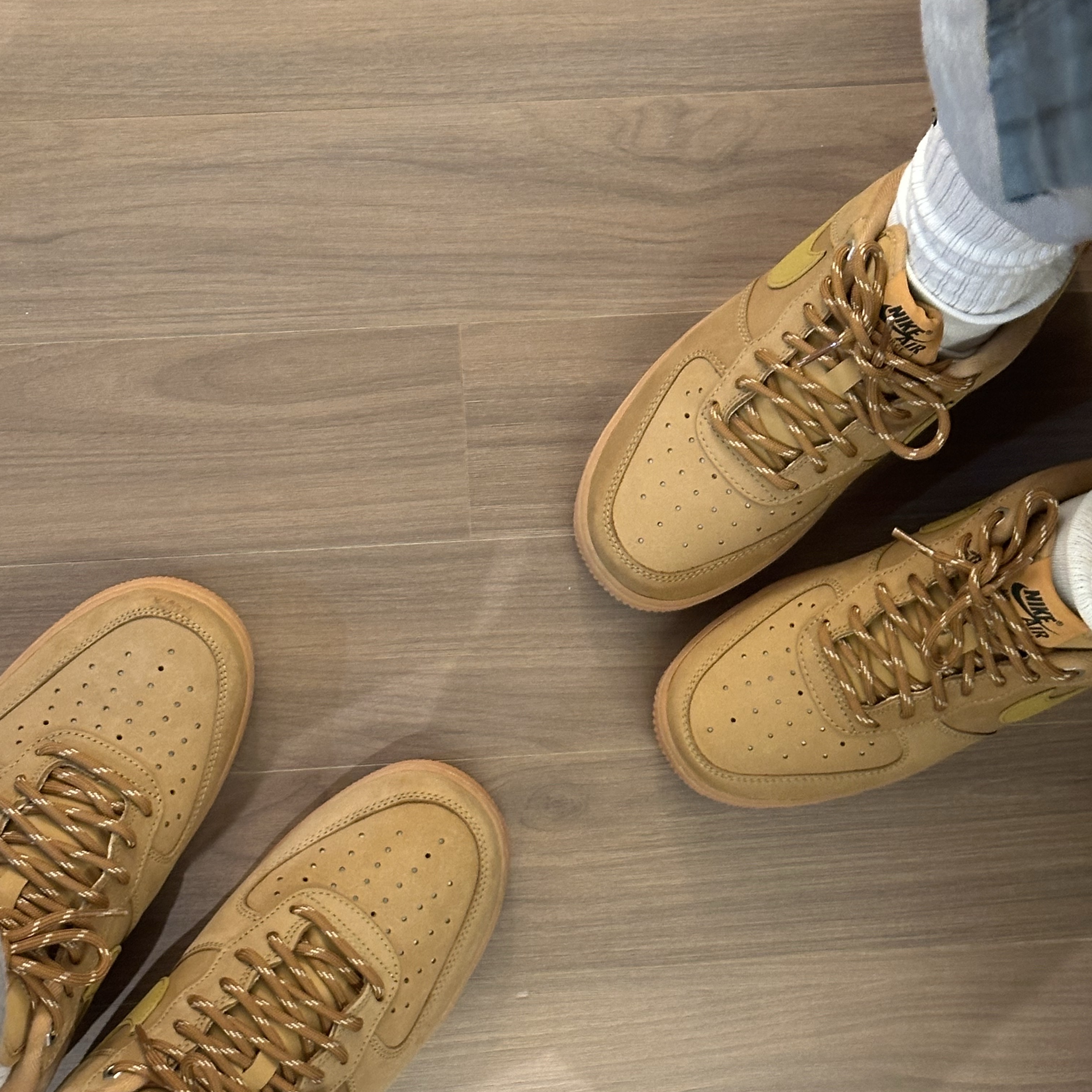 Nike Air Force 1 '07 WB Flax 착용 스타일