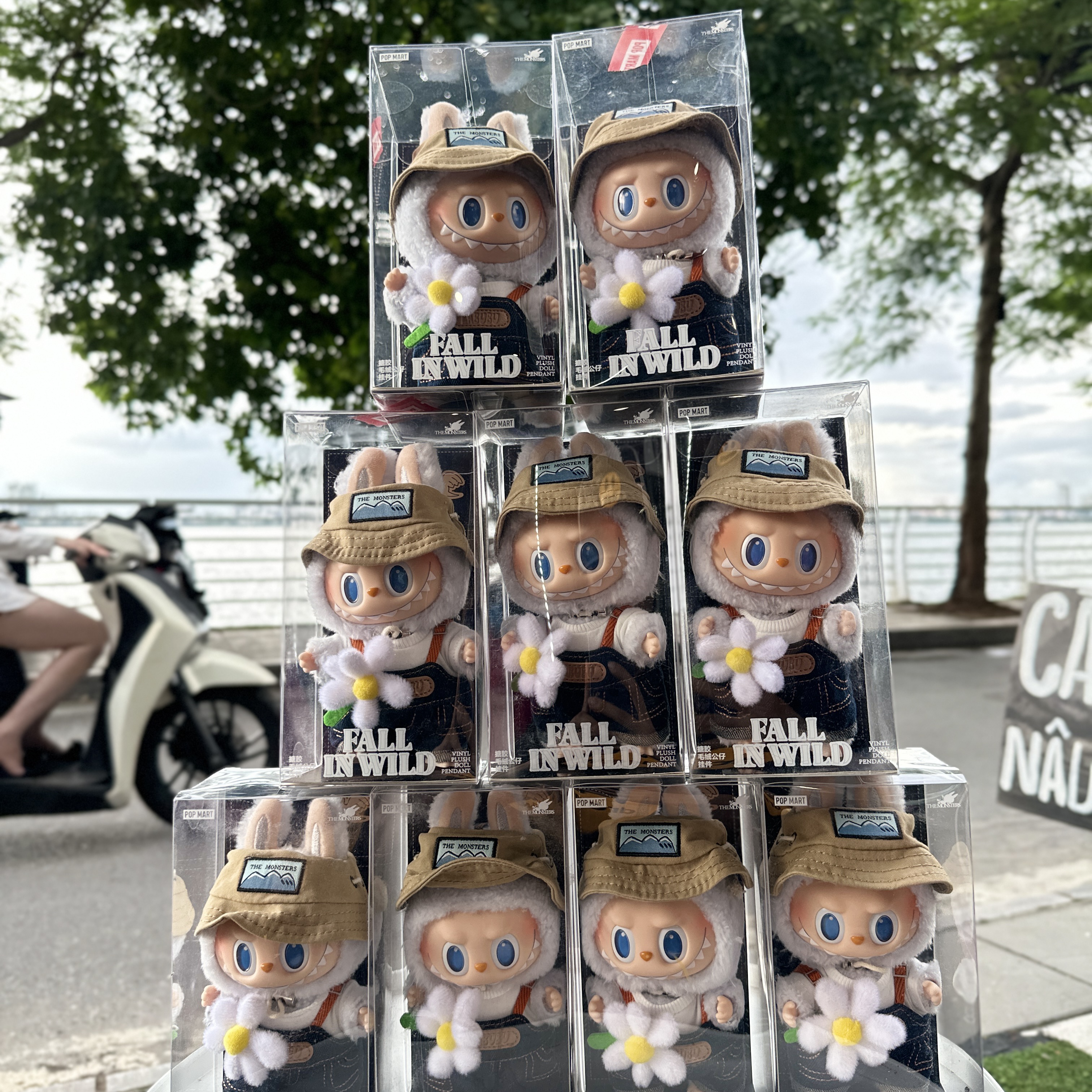 Pop Mart Fall In Wild Labubu Series Toy Keyring 착용 스타일 - 2