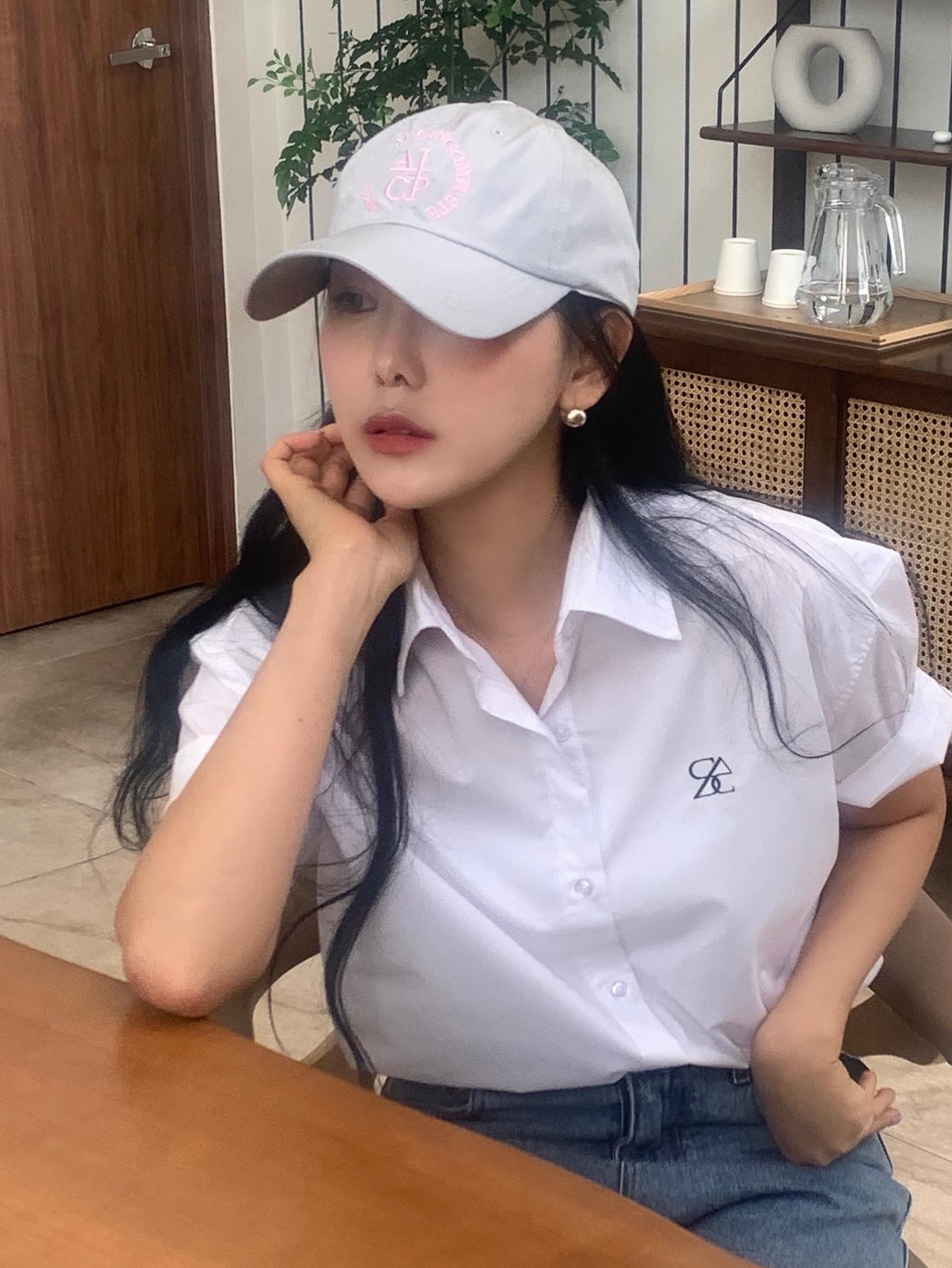 Allincomplete Round Logo Ball Cap Light Blue Denim, Allincomplete Round Logo Ball Cap Gray 착용 스타일 - 2