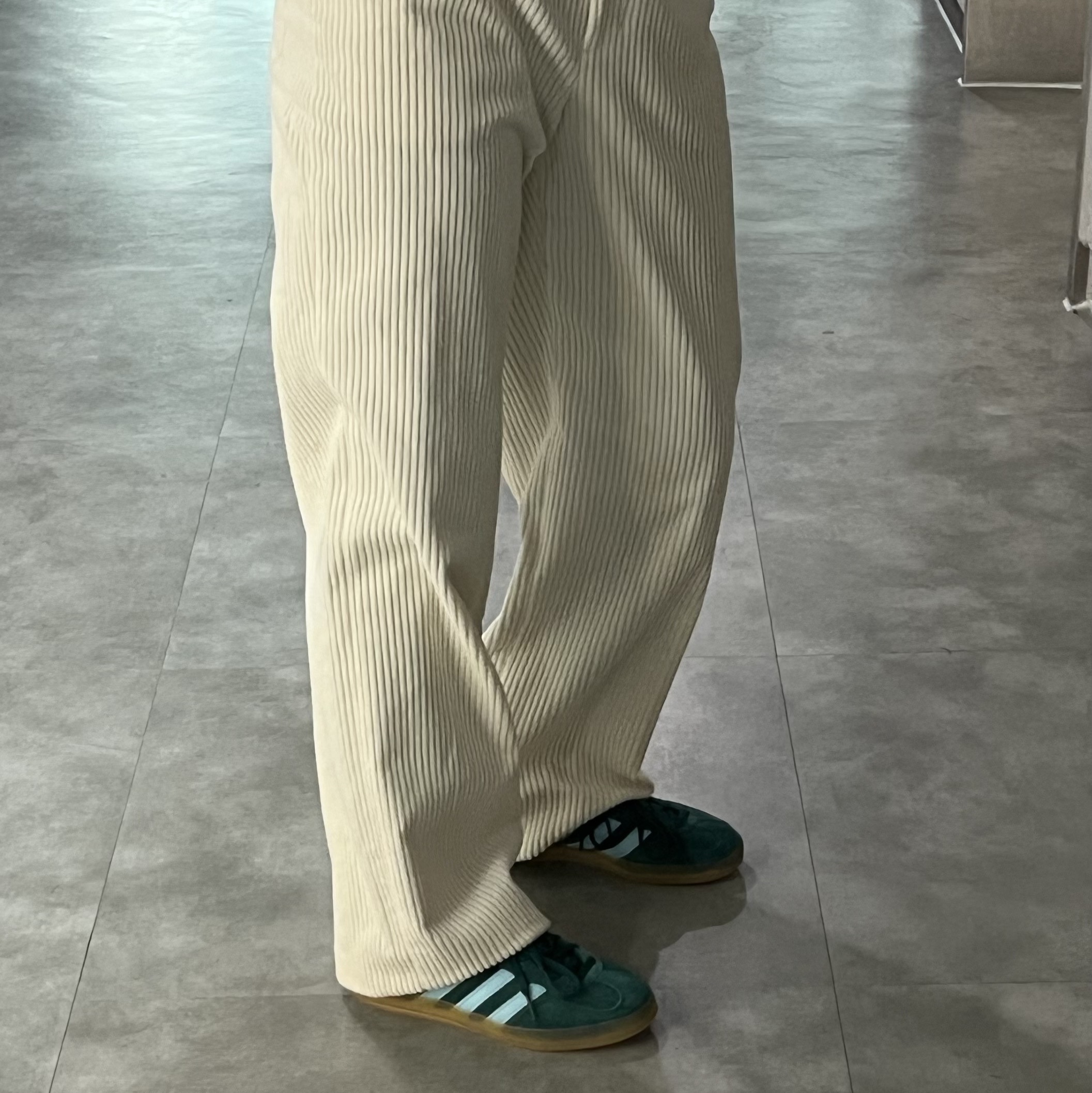 Adidas Gazelle Indoor Collegiate Green Hazy Sky 착용 스타일