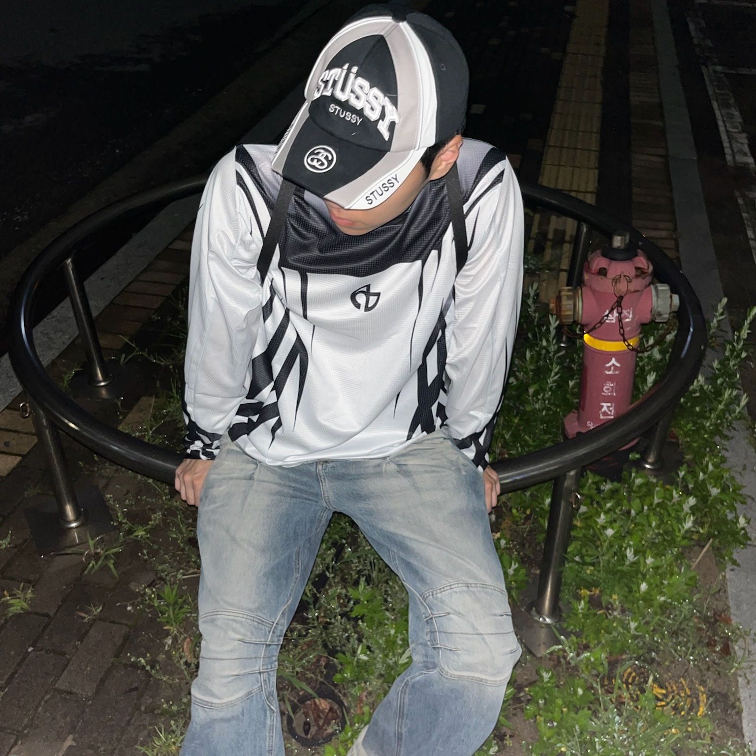 Stussy Souvenir Low Pro Strapback Cap Black 착용 스타일 - 1