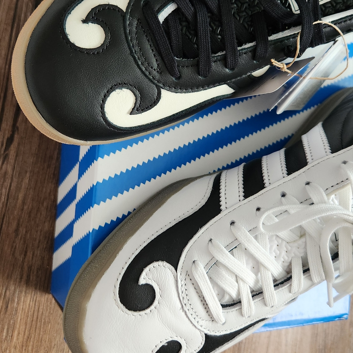 Adidas Gazelle Indoor Gatsin Cloud White Core White, Adidas Gazelle Indoor Gatsin Cloud White Off White 착용 스타일 - 2